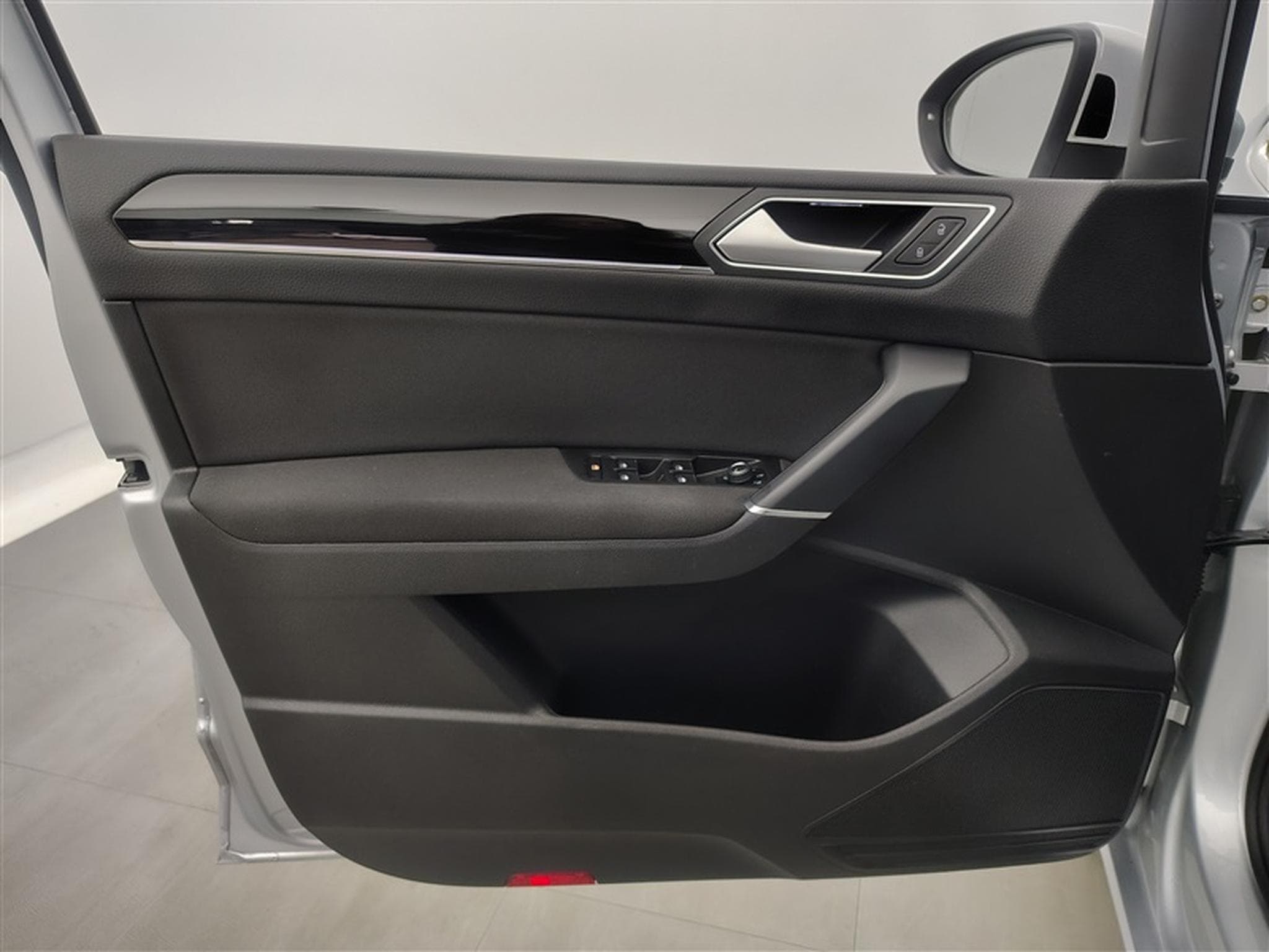 VW Touran 1.5 TSI Highline DSG *NAVI/CARPLAY/PDC AV ARR/JA16* (2022) - Photo 16