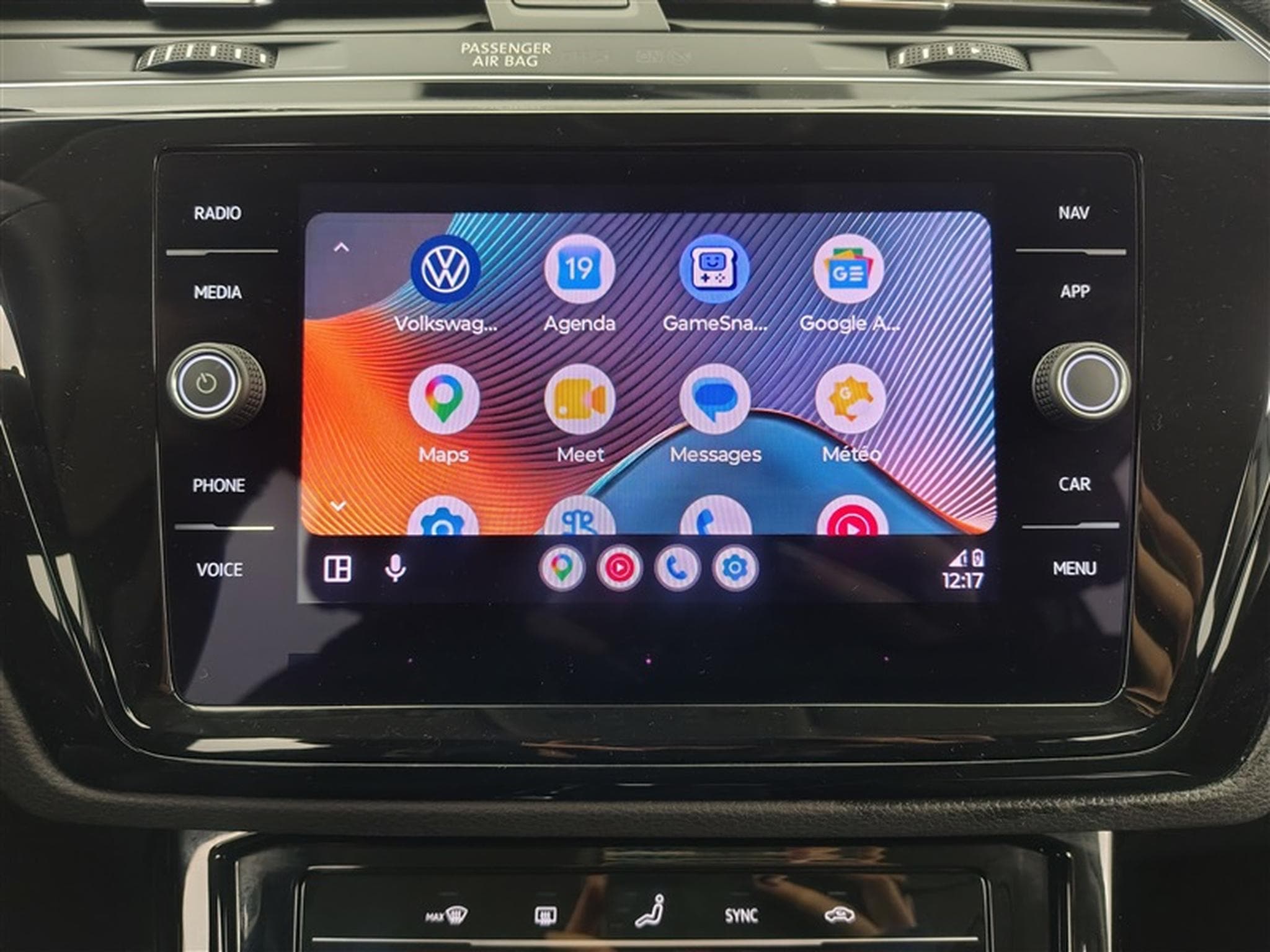 VW Touran 1.5 TSI Highline DSG *NAVI/CARPLAY/PDC AV ARR/JA16* (2022) - Photo 22