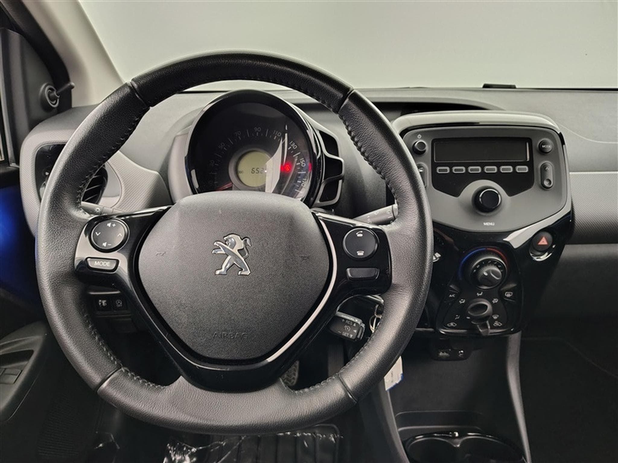 Peugeot 108 1.0 VTi Style S&S (EU6.2) (2021) - Photo 9