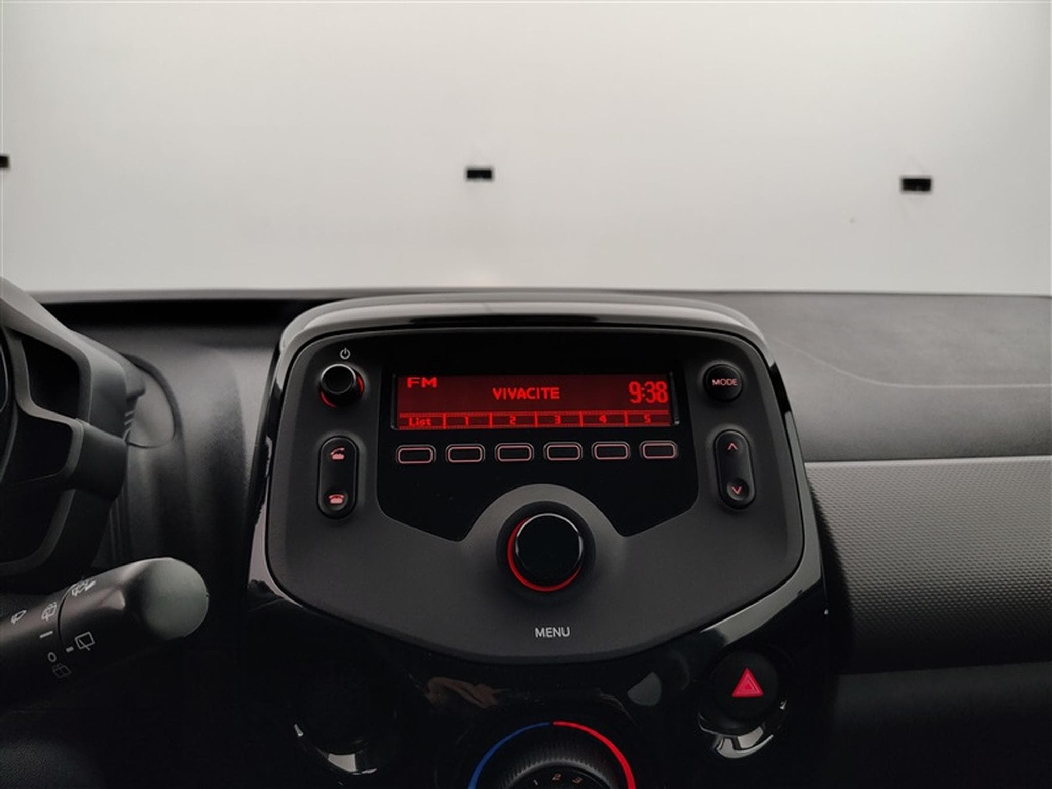 Peugeot 108 1.0 VTi Style S&S (EU6.2) (2021) - Photo 11