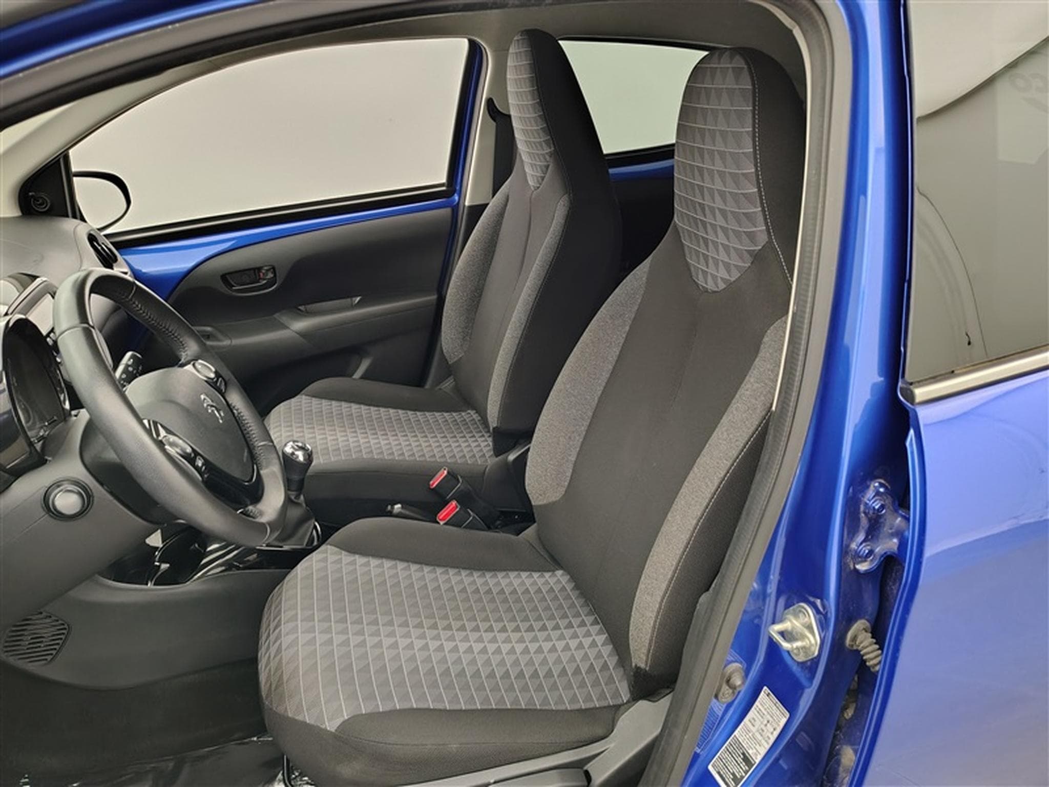 Peugeot 108 1.0 VTi Style S&S (EU6.2) (2021) - Photo 7