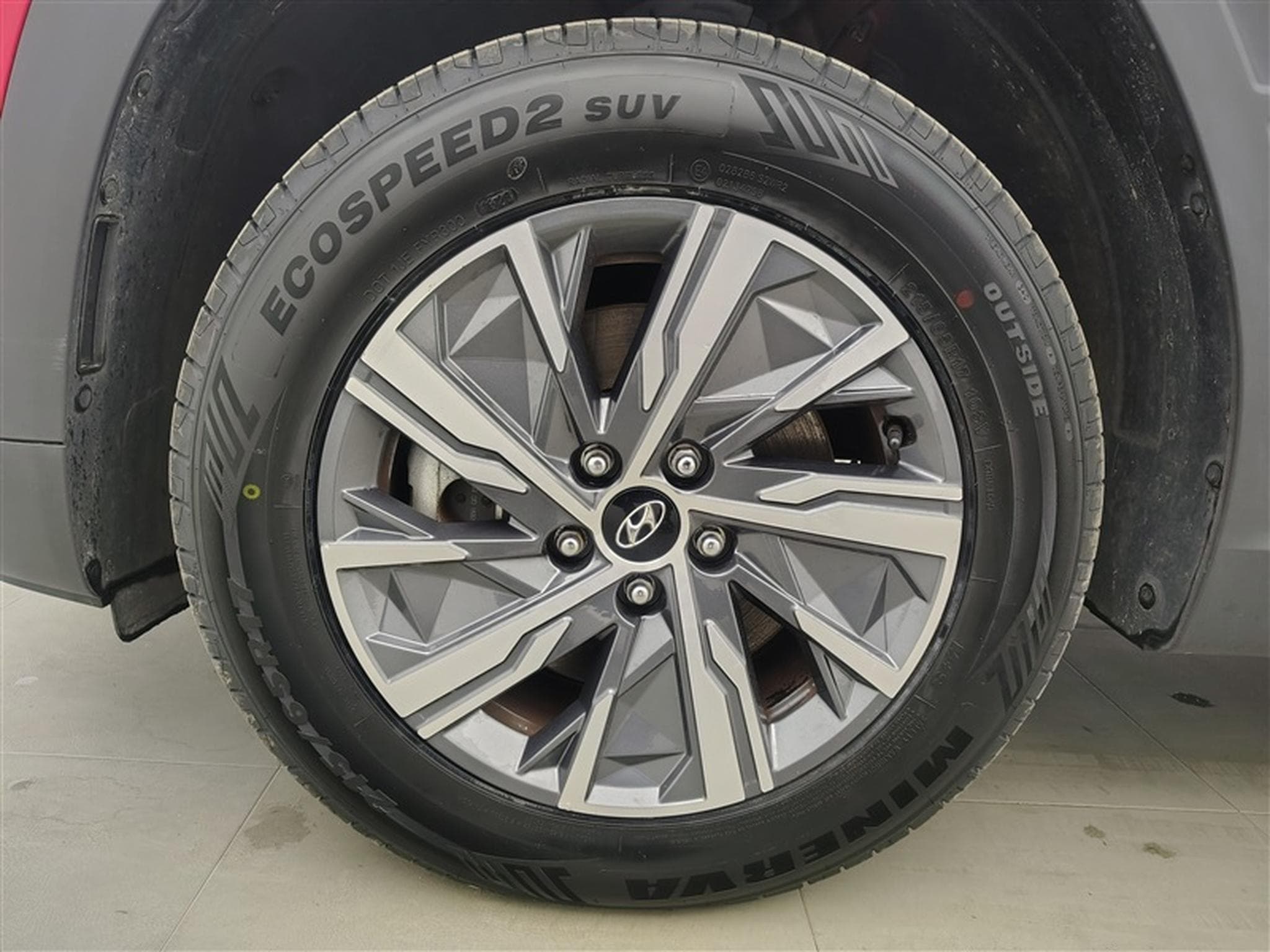 Hyundai Tucson 1.6 MHEV 180cv DCT Feel CARPLAY / CAMERA / JA 17" (2023) - Photo 6