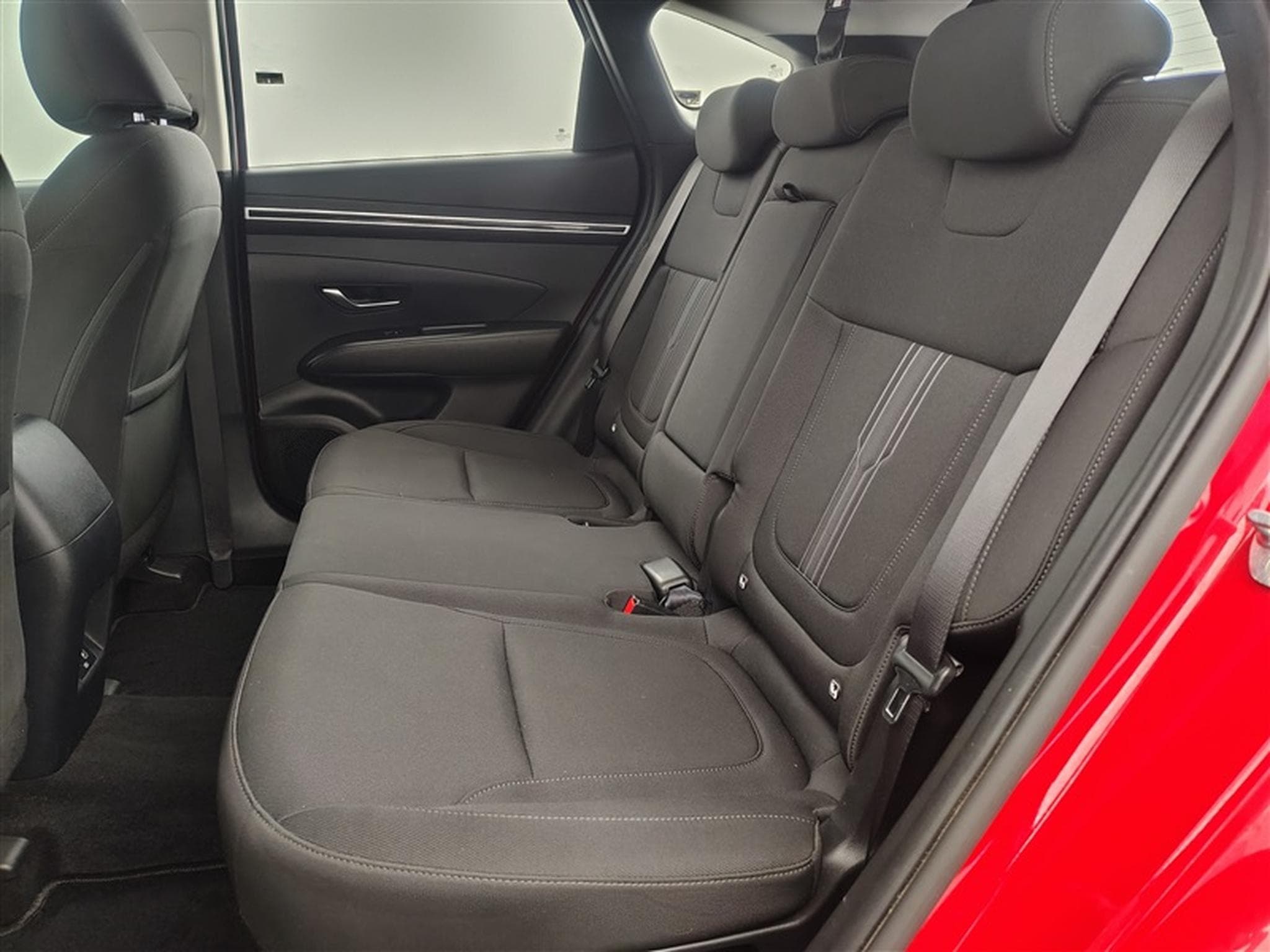 Hyundai Tucson 1.6 MHEV 180cv DCT Feel CARPLAY / CAMERA / JA 17" (2023) - Photo 13