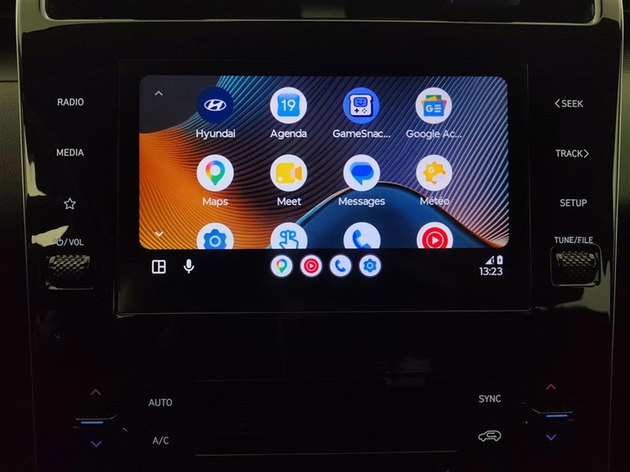 Hyundai Tucson 1.6 MHEV 180cv DCT Feel CARPLAY / CAMERA / JA 17" (2023) - Photo 20