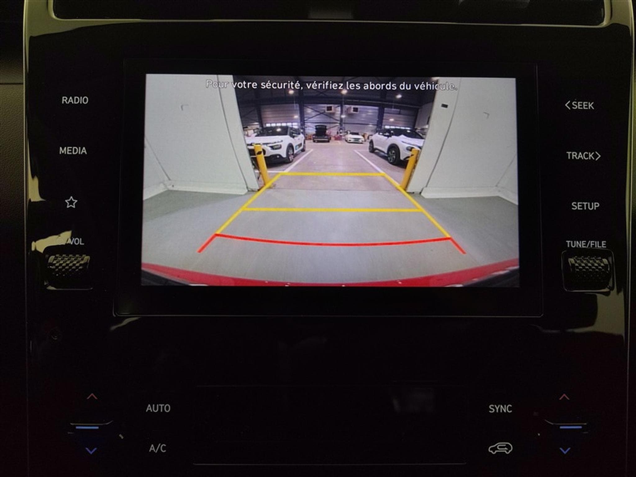 Hyundai Tucson 1.6 MHEV 180cv DCT Feel CARPLAY / CAMERA / JA 17" (2023) - Photo 18