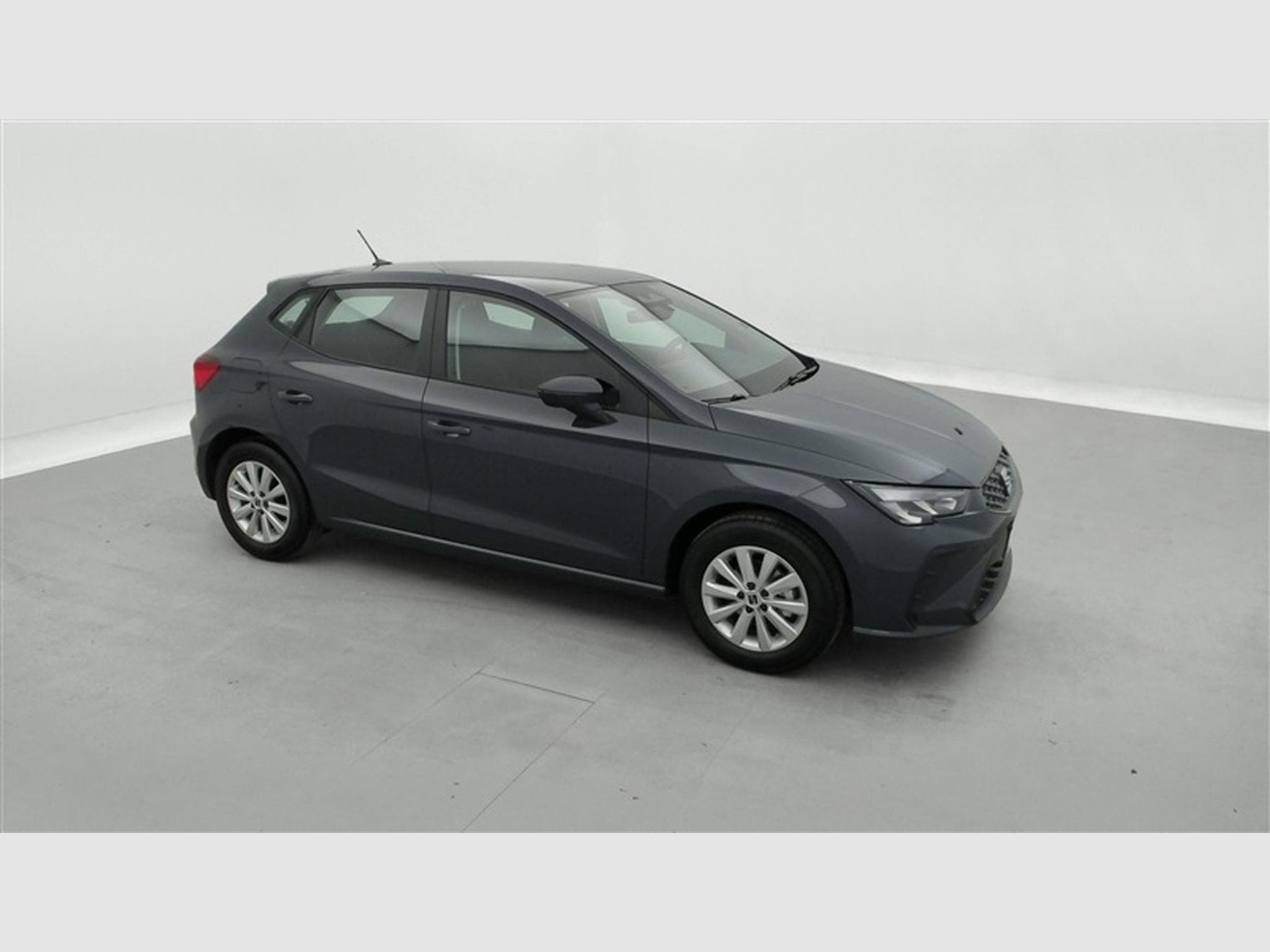 Seat Ibiza 1.0i MPI REFERENCE 80cv LED / PDC / ALU (2026) - Foto 22