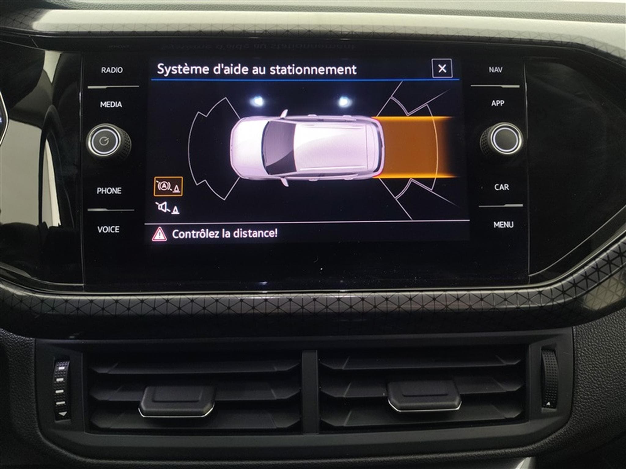 VW T-Cross 1.0 TSI 110cv DSG Style CARPLAY / FULL LED / PDC AV+AR (2022) - Photo 18