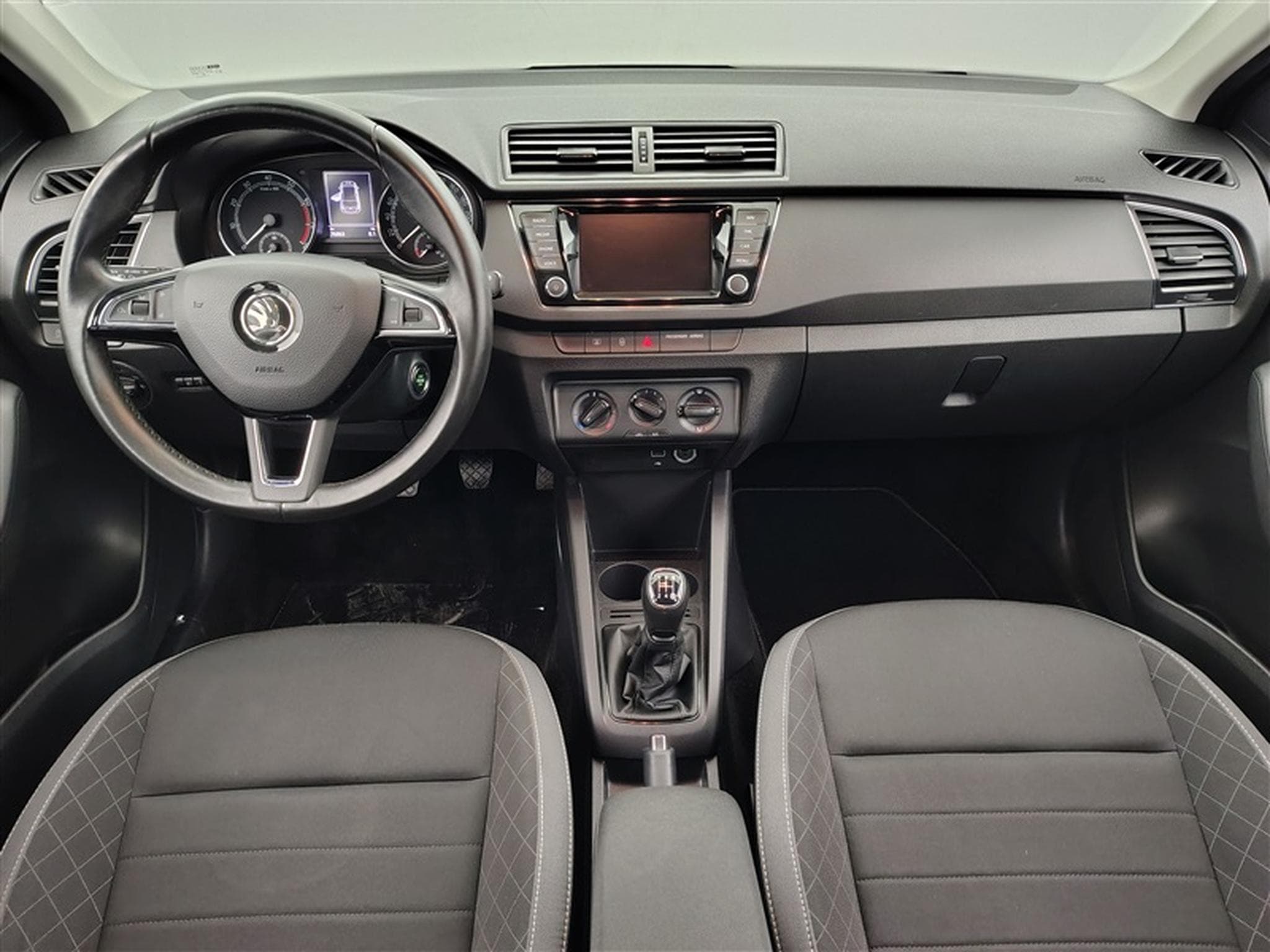 Skoda Fabia 1.0i Ambition NAVI / KEYLESS / PDC AR (2020) - Photo 8