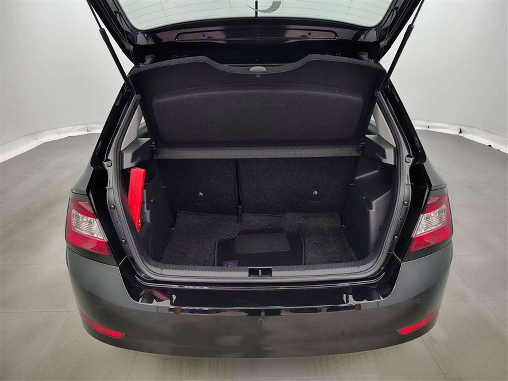 Skoda Fabia 1.0i Ambition NAVI / KEYLESS / PDC AR (2020) - Photo 14