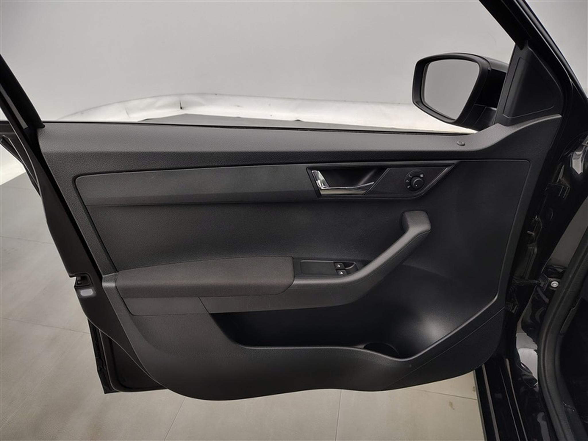 Skoda Fabia 1.0i Ambition NAVI / KEYLESS / PDC AR (2020) - Photo 16