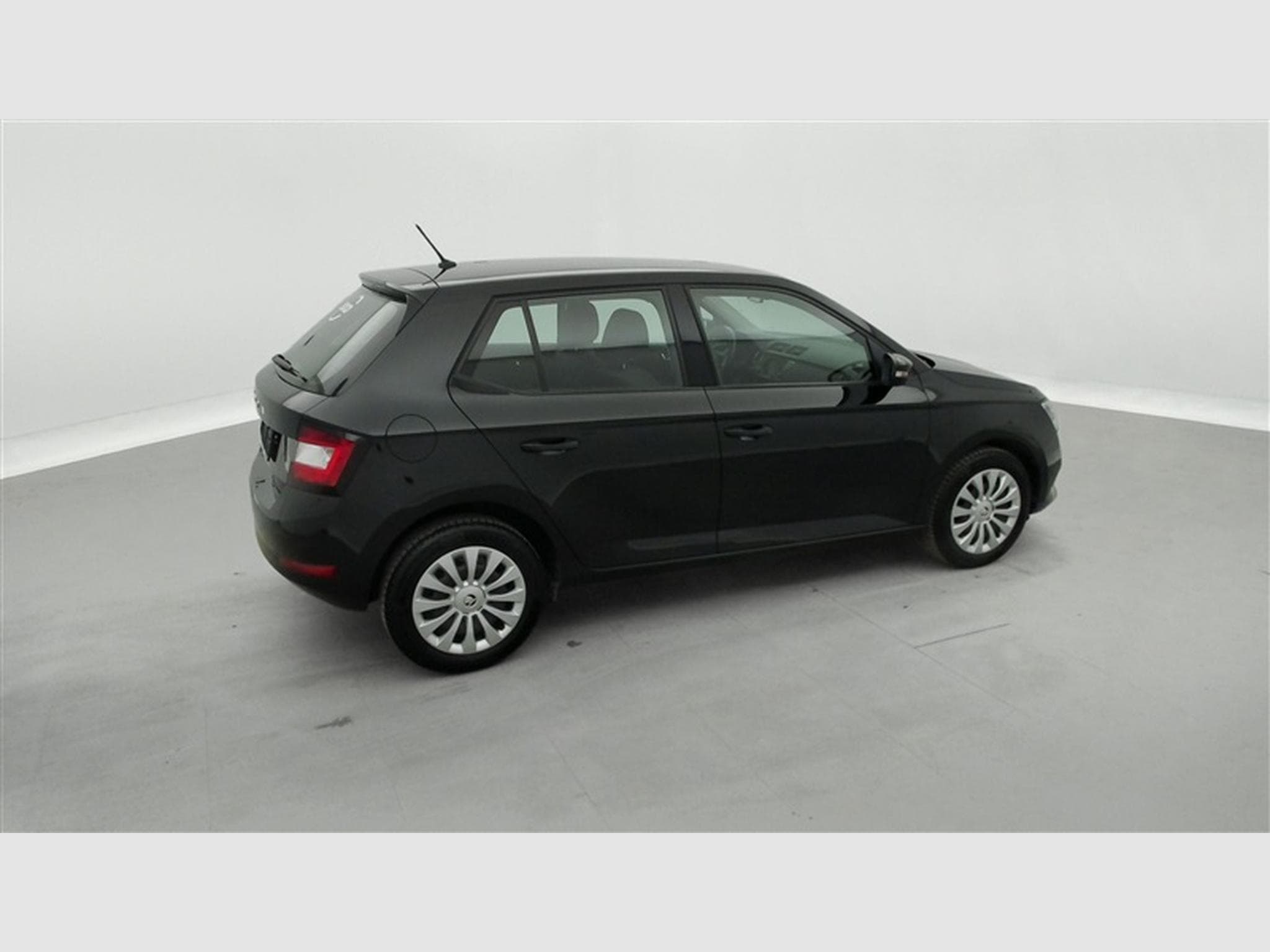 Skoda Fabia 1.0i Ambition NAVI / KEYLESS / PDC AR (2020) - Photo 24