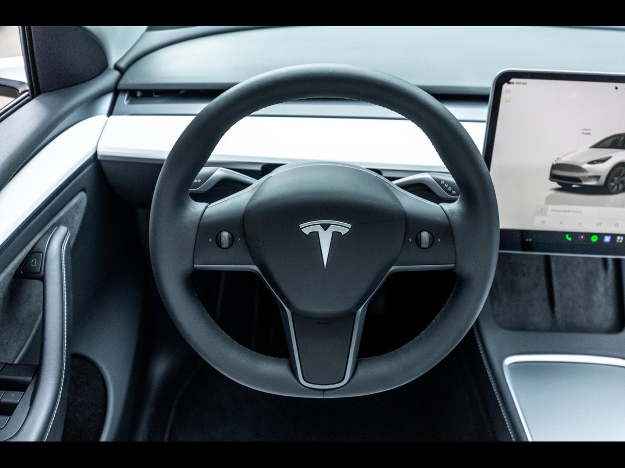 Tesla Model Y LONG RANGE DUAL MOTOR AWD I AUTOPILOT (2024) - Photo 11