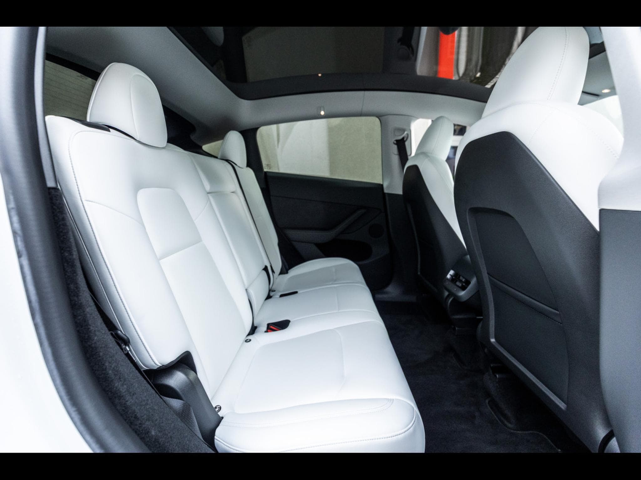Tesla Model Y LONG RANGE DUAL MOTOR AWD I AUTOPILOT (2024) - Photo 19