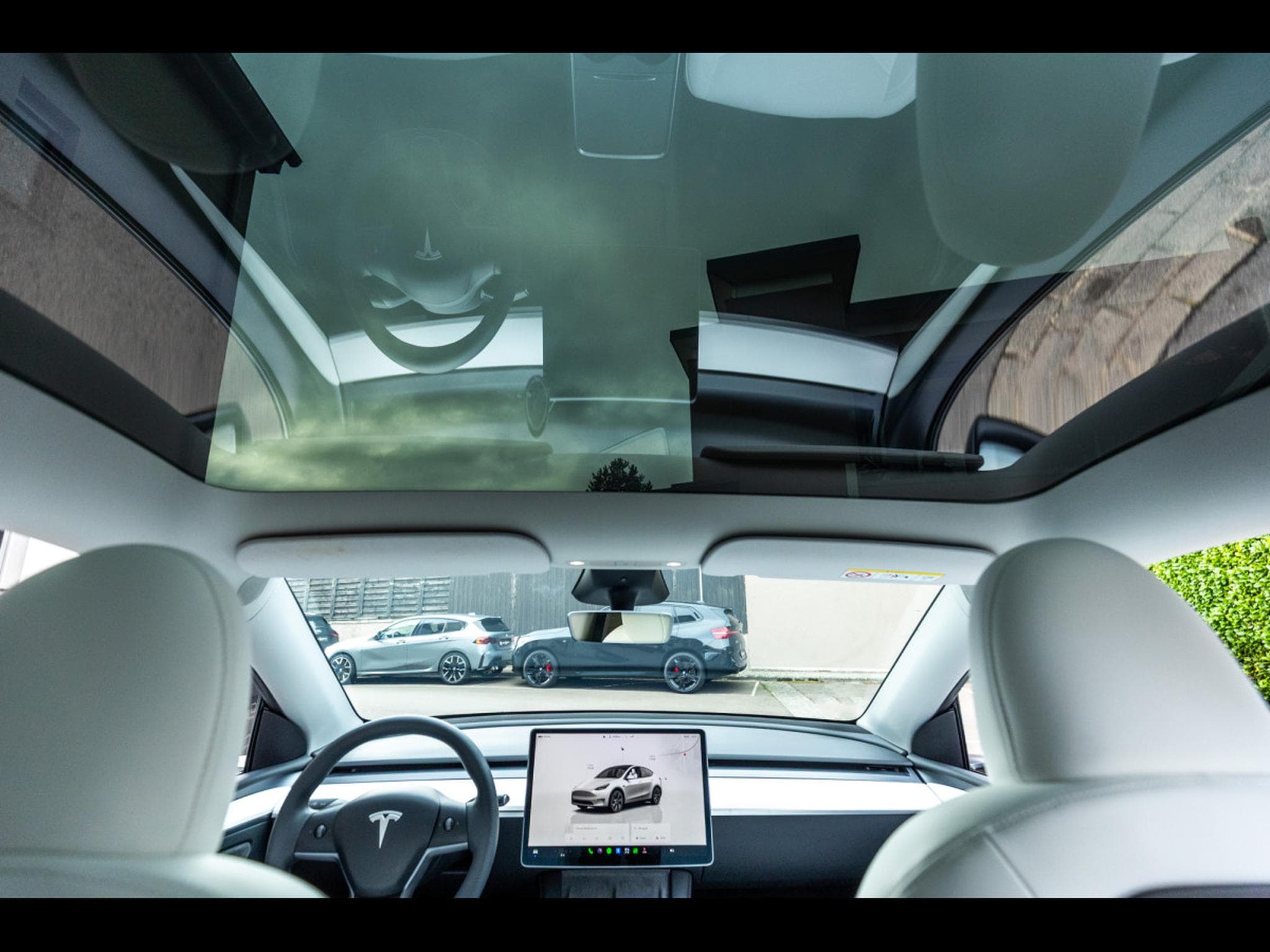 Tesla Model Y LONG RANGE DUAL MOTOR AWD I AUTOPILOT (2024) - Photo 20