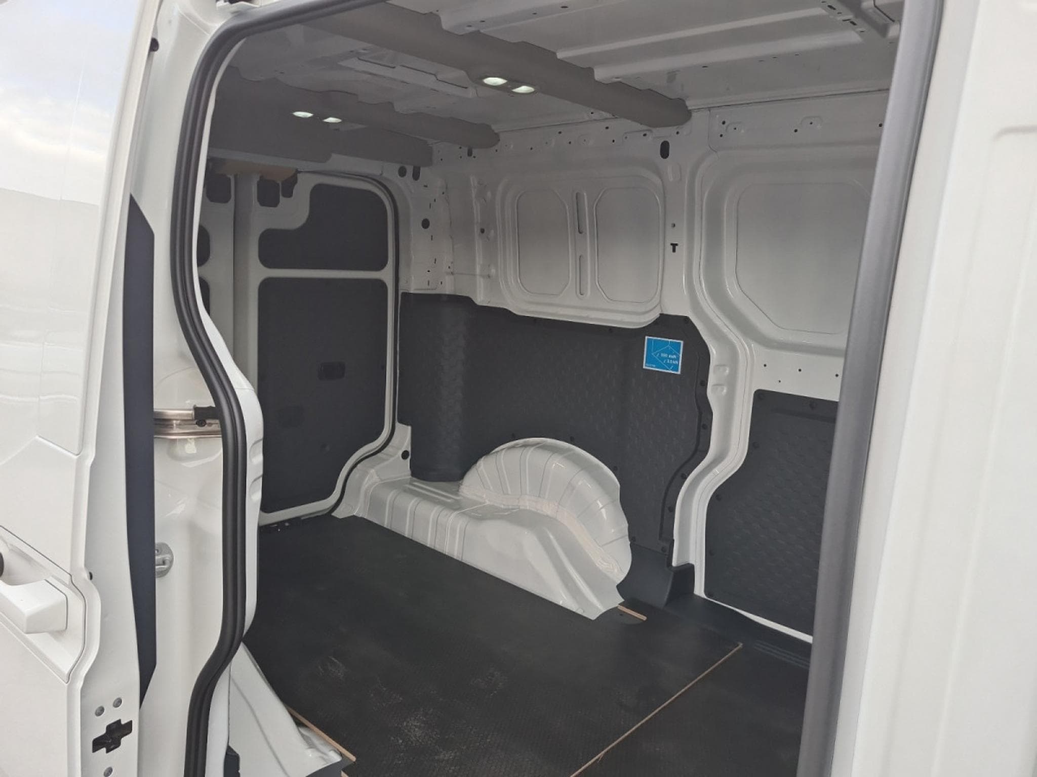 Kia PV5 Cargo Plus 71.2 kWh (2026) - Photo 18