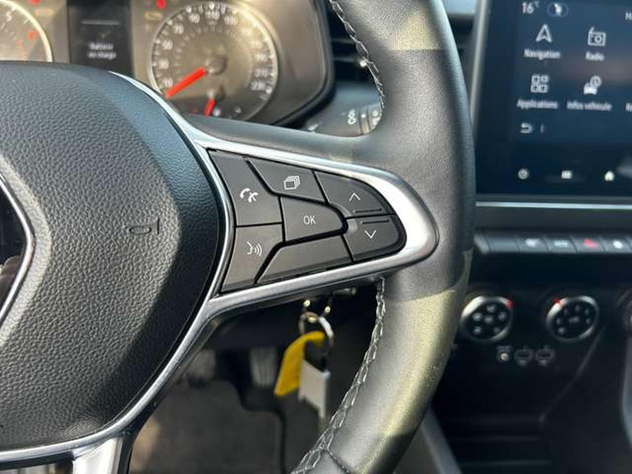 Renault Clio 1.0 TCE 90 CV CORPORATE (2022) - Photo 11