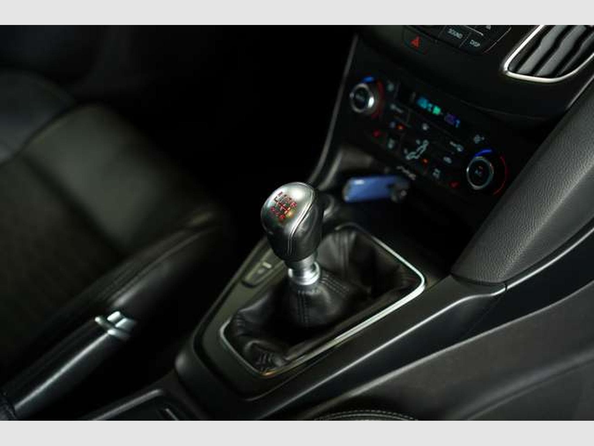 Ford Focus ST *RS-Design *Navi *Kamera *KeyFree (2015) - Foto 18