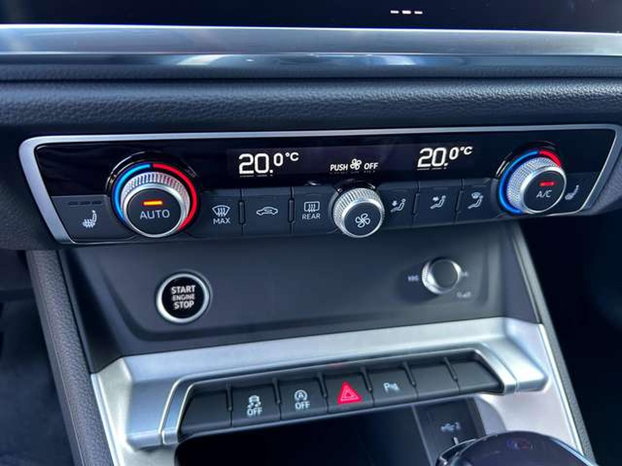 Audi Q3 35 TFSI 1.5 ESSENCE S-TRONIC (2025) - Photo 6