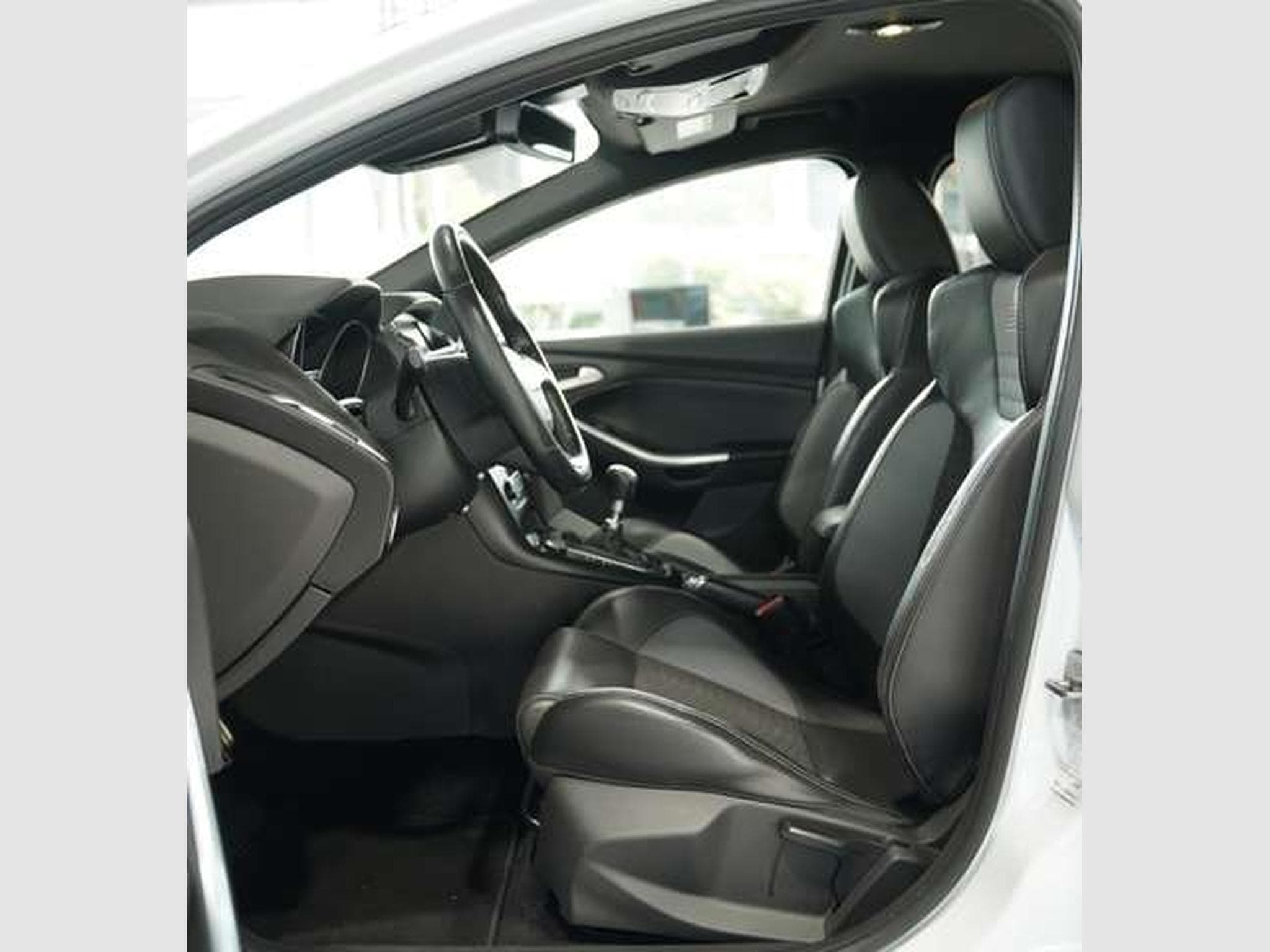 Ford Focus ST *RS-Design *Navi *Kamera *KeyFree (2015) - Foto 25