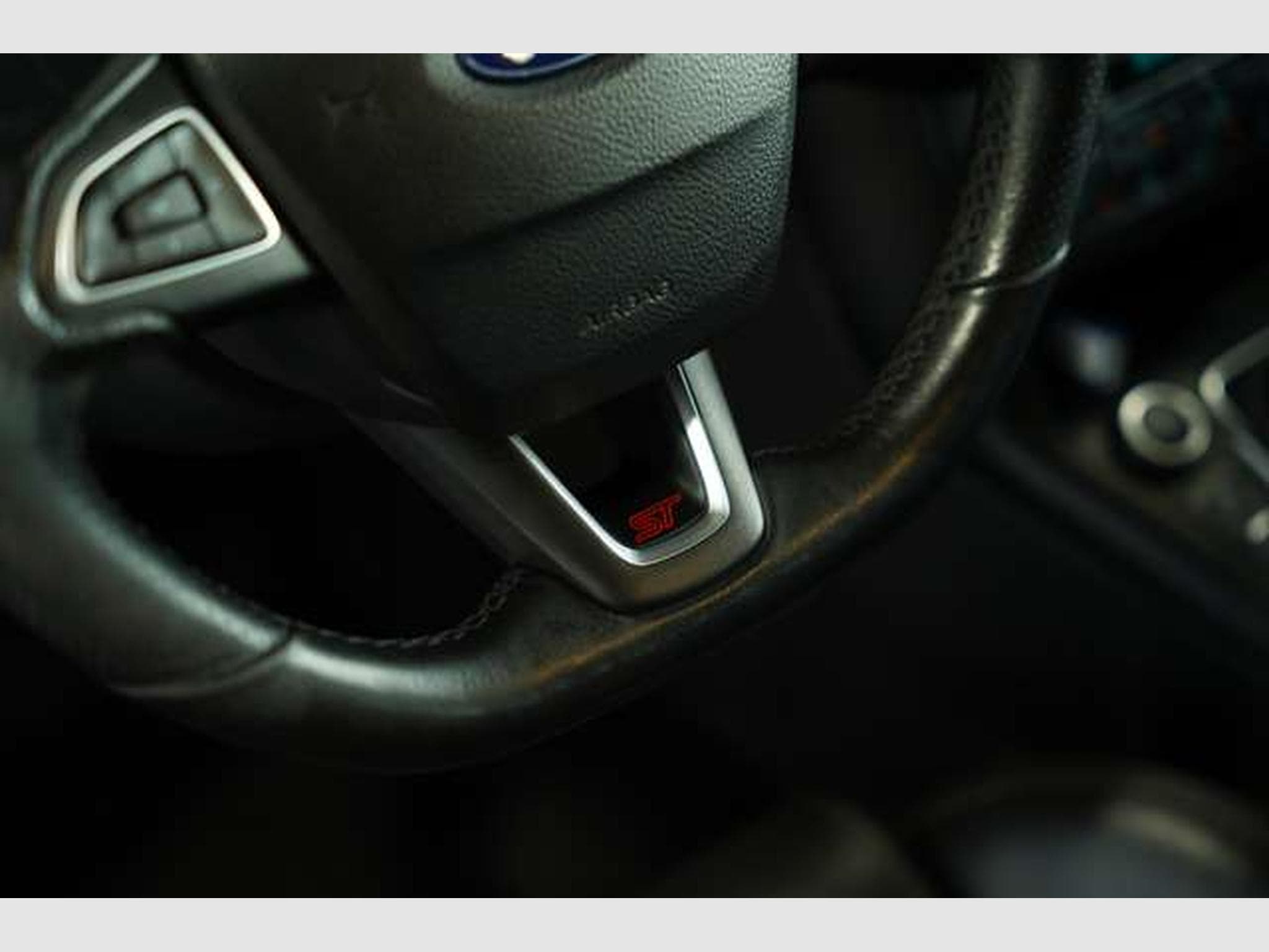 Ford Focus ST *RS-Design *Navi *Kamera *KeyFree (2015) - Foto 28