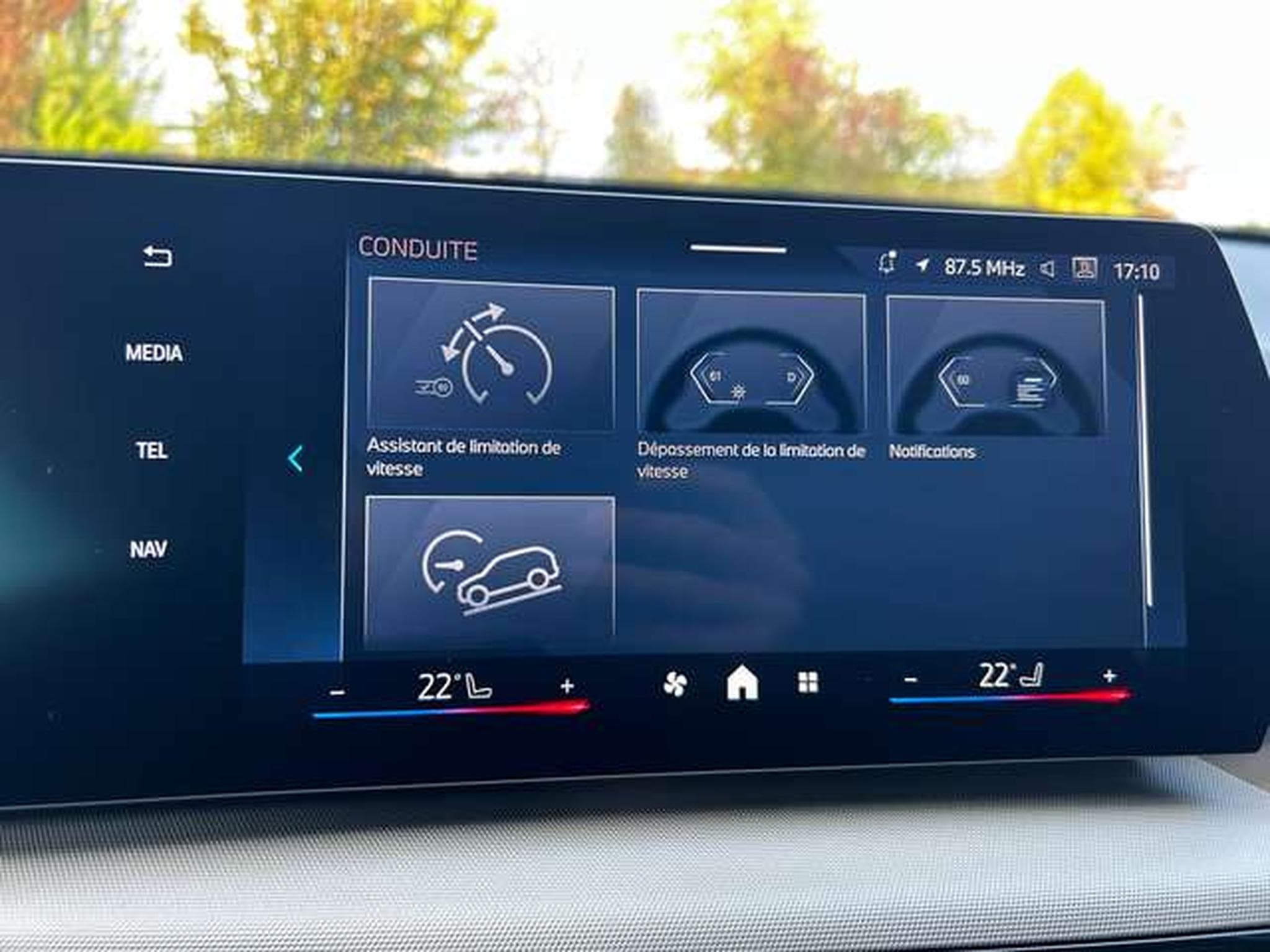 BMW iX2 ELECTRIQUE xDRIVE 30 (2025) - Photo 16