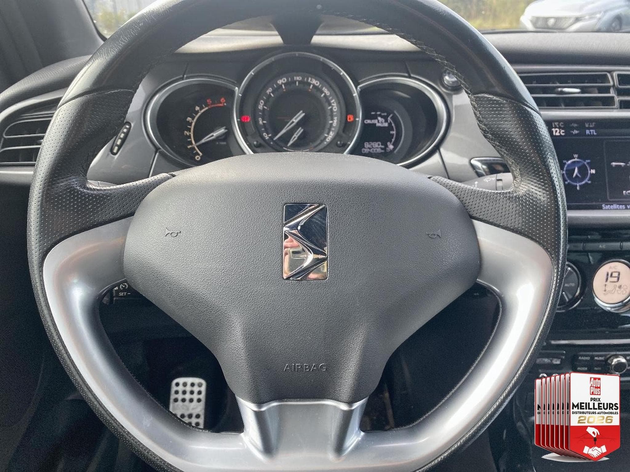 Citroen DS 1.6 E-HDI90 AIRDREAM SO CHIC (2014) - Foto 10