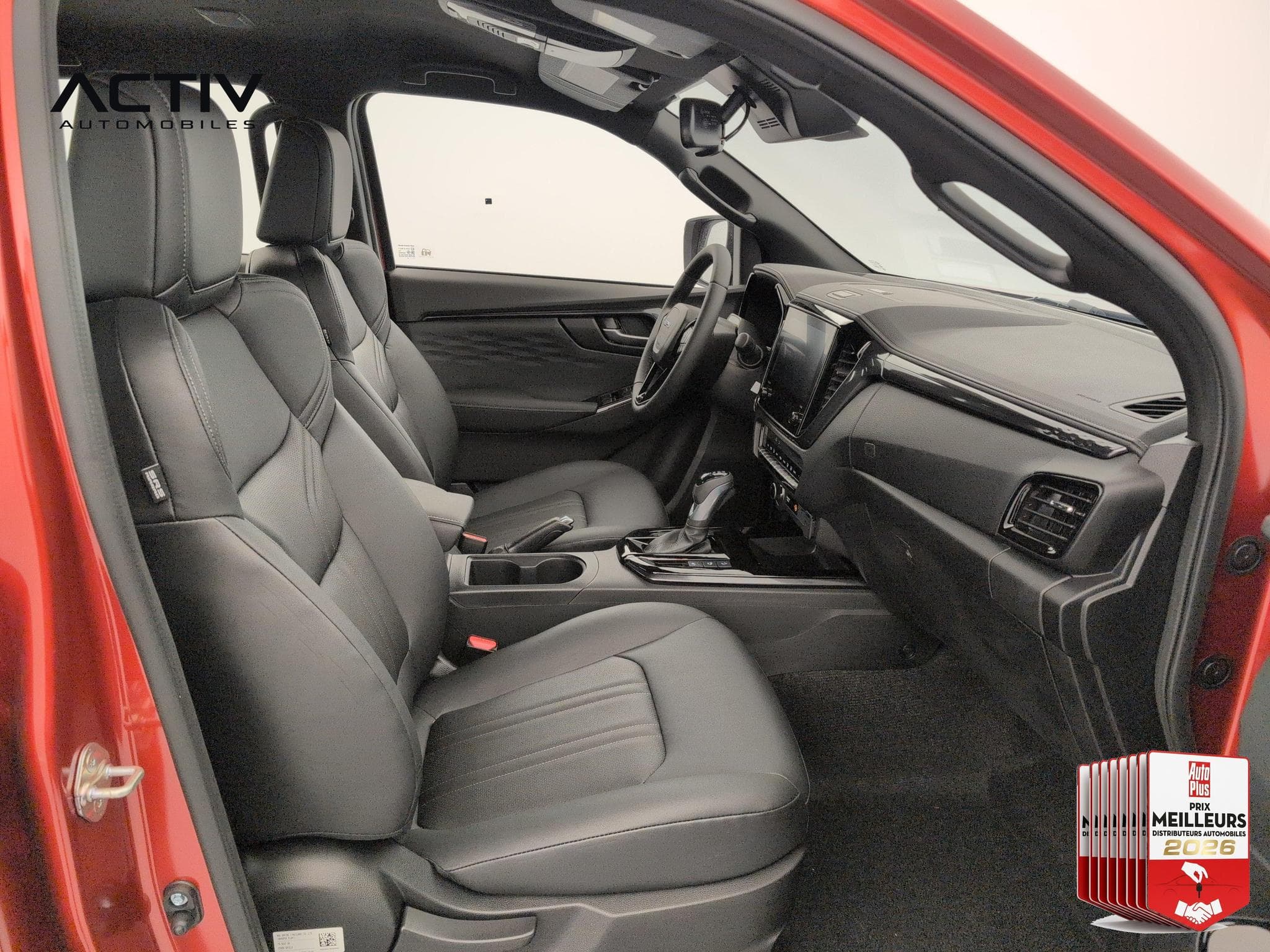 Isuzu D-MAX CREW CABINE A/T NITRO SPORT 4 places (2026) - Foto 9