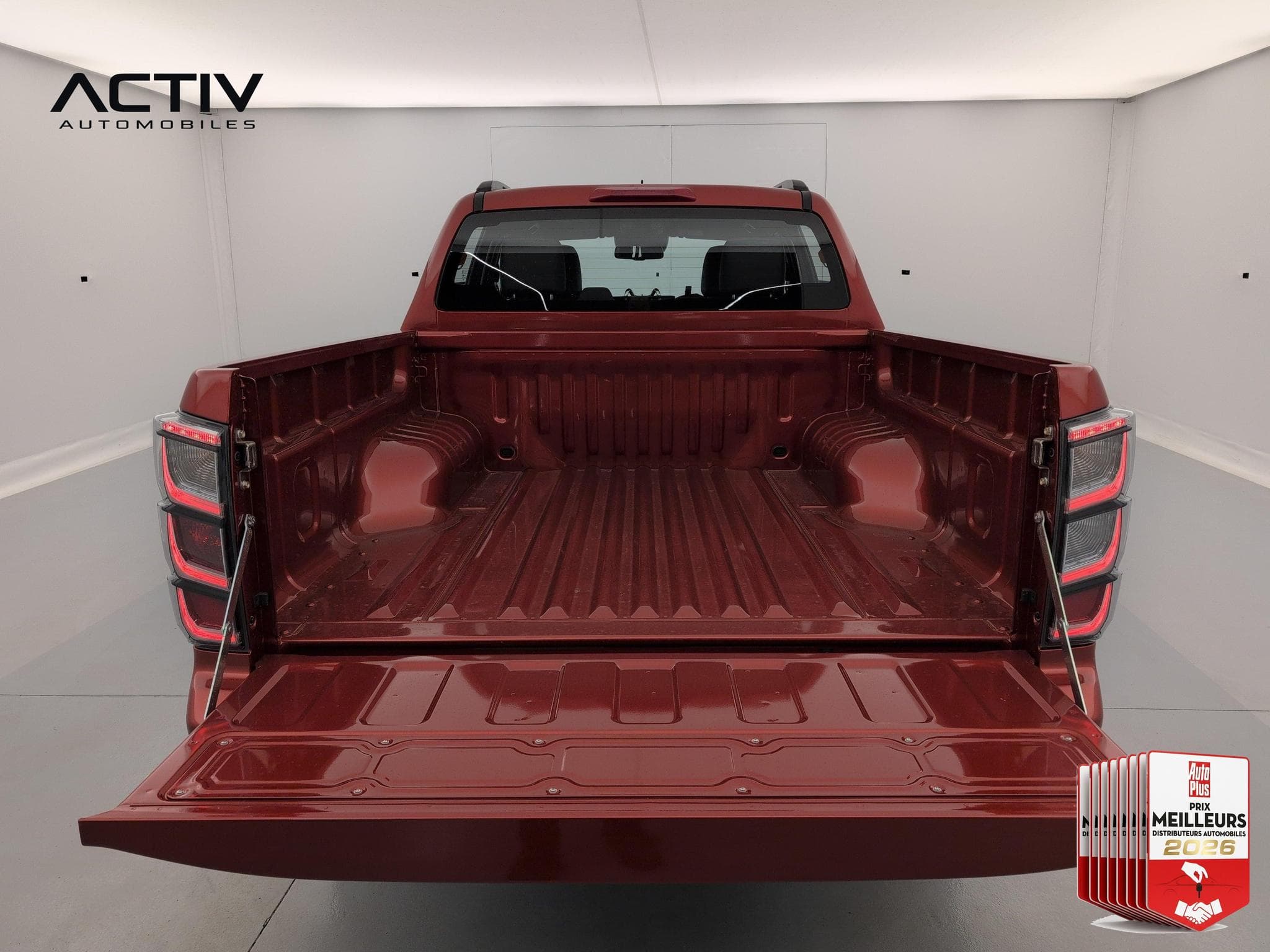 Isuzu D-MAX CREW CABINE A/T NITRO SPORT 4 places (2026) - Foto 11