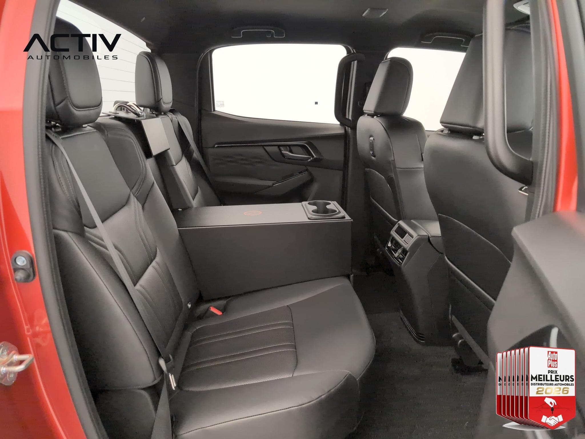 Isuzu D-MAX CREW CABINE A/T NITRO SPORT 4 places (2026) - Foto 10