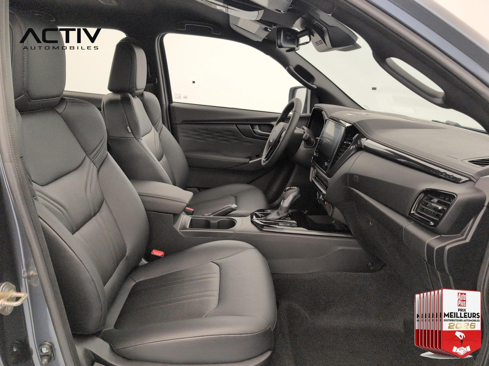 Isuzu D-MAX CREW CABINE A/T NITRO SPORT 4 places (2026) - Foto 9