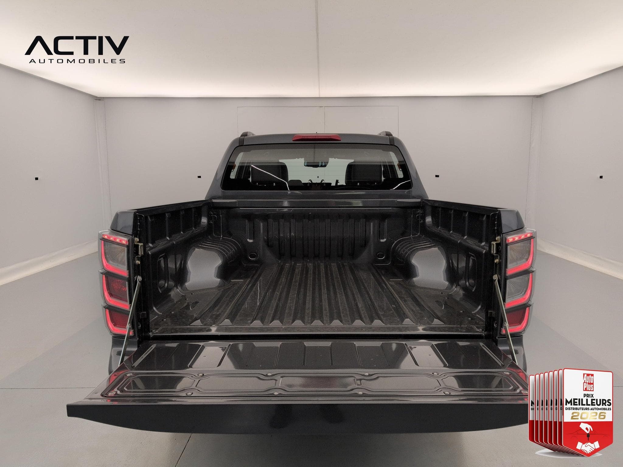 Isuzu D-MAX CREW CABINE A/T NITRO SPORT 4 places (2026) - Foto 11