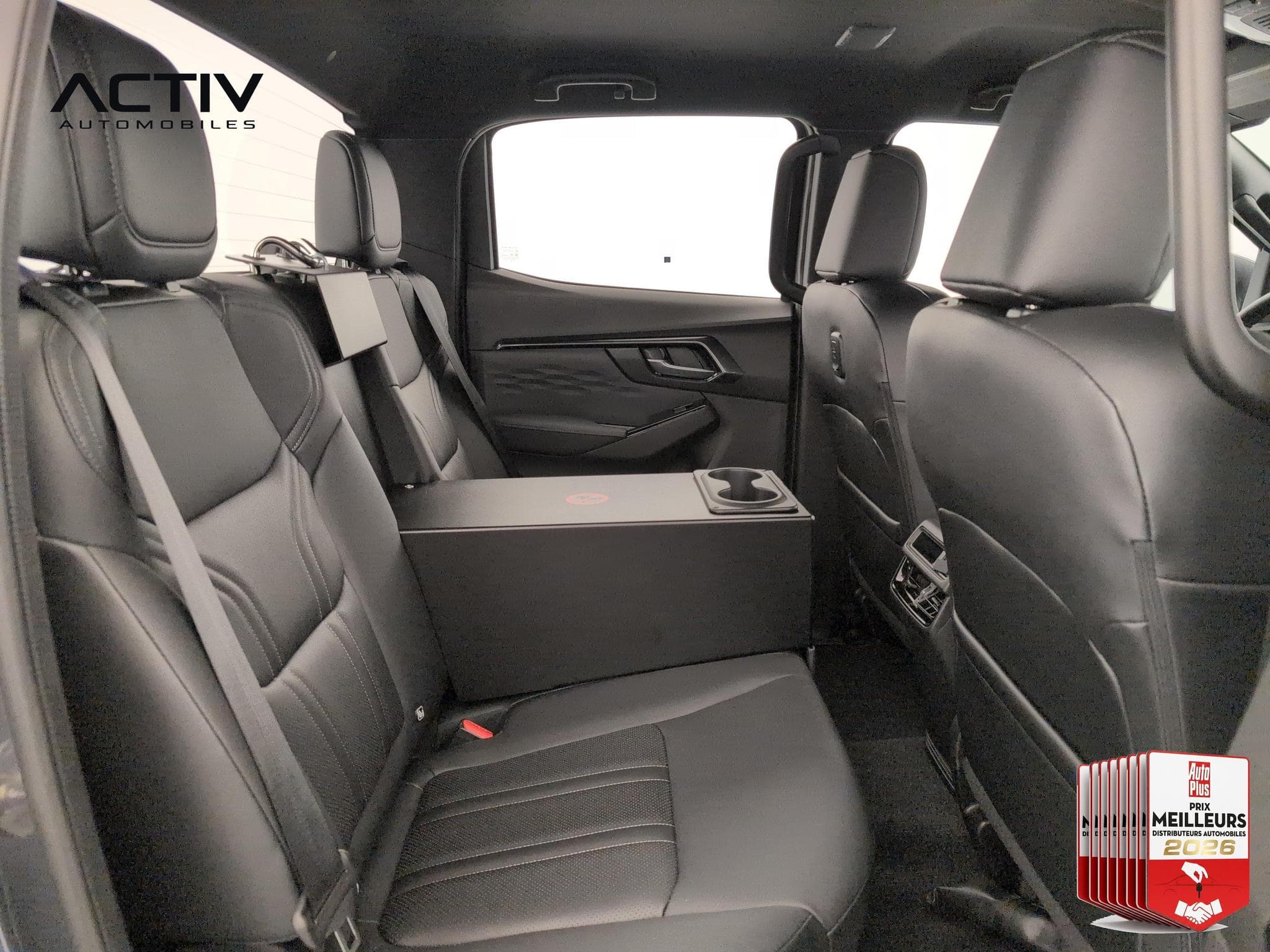 Isuzu D-MAX CREW CABINE A/T NITRO SPORT 4 places (2026) - Foto 10