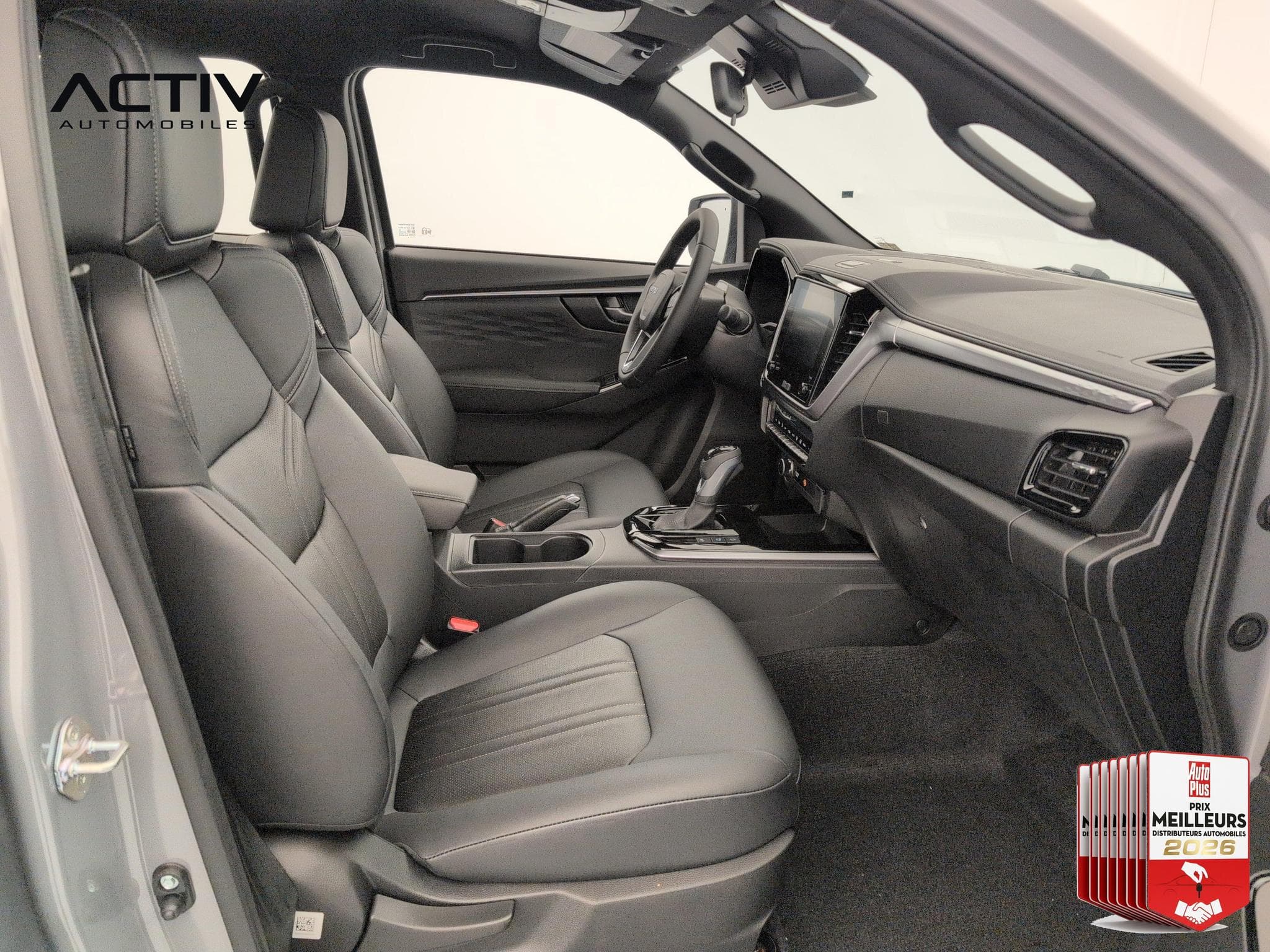 Isuzu D-MAX CREW CABINE A/T PRESTIGE 4 places (2026) - Foto 9