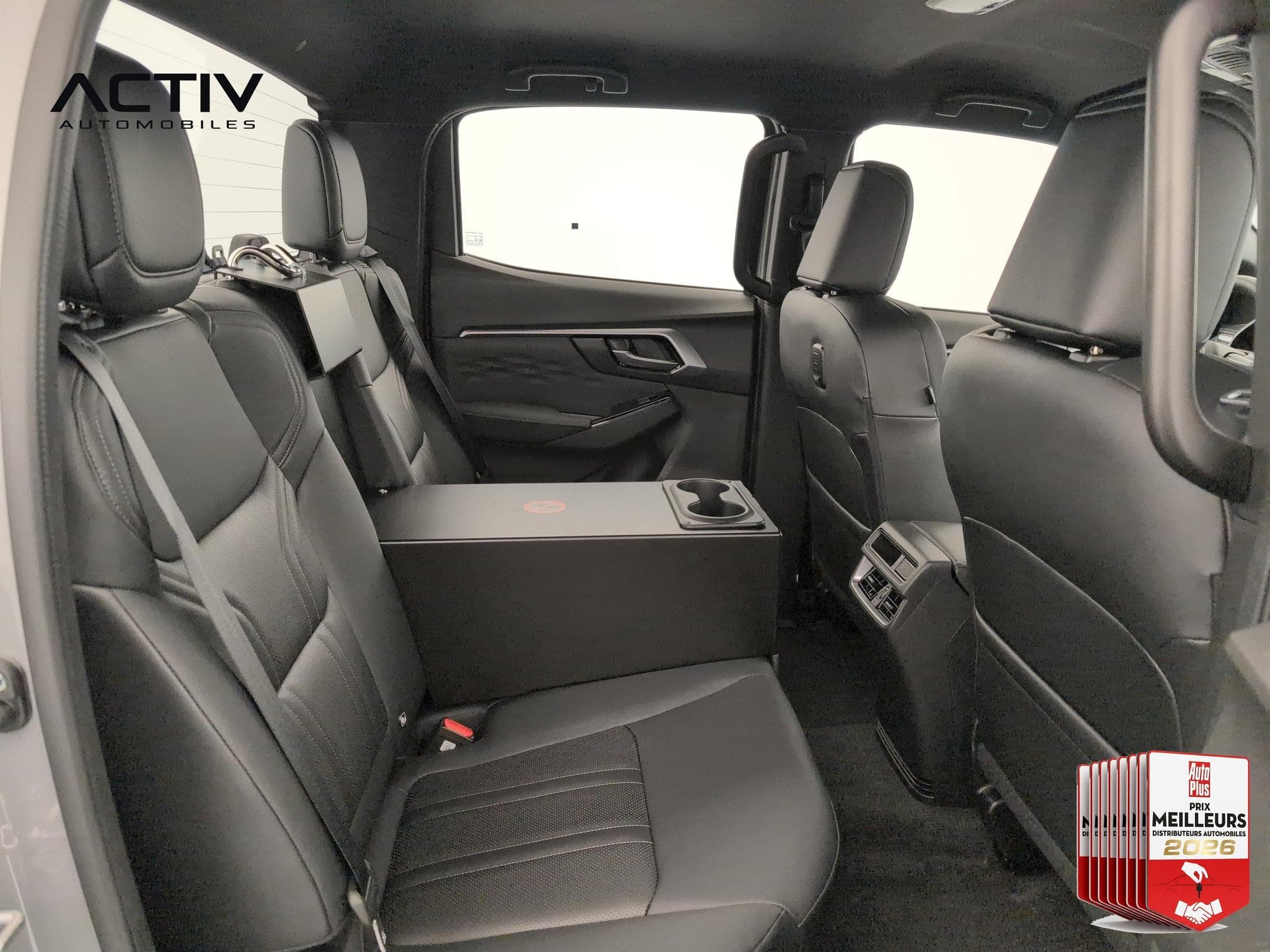 Isuzu D-MAX CREW CABINE A/T PRESTIGE 4 places (2026) - Foto 10