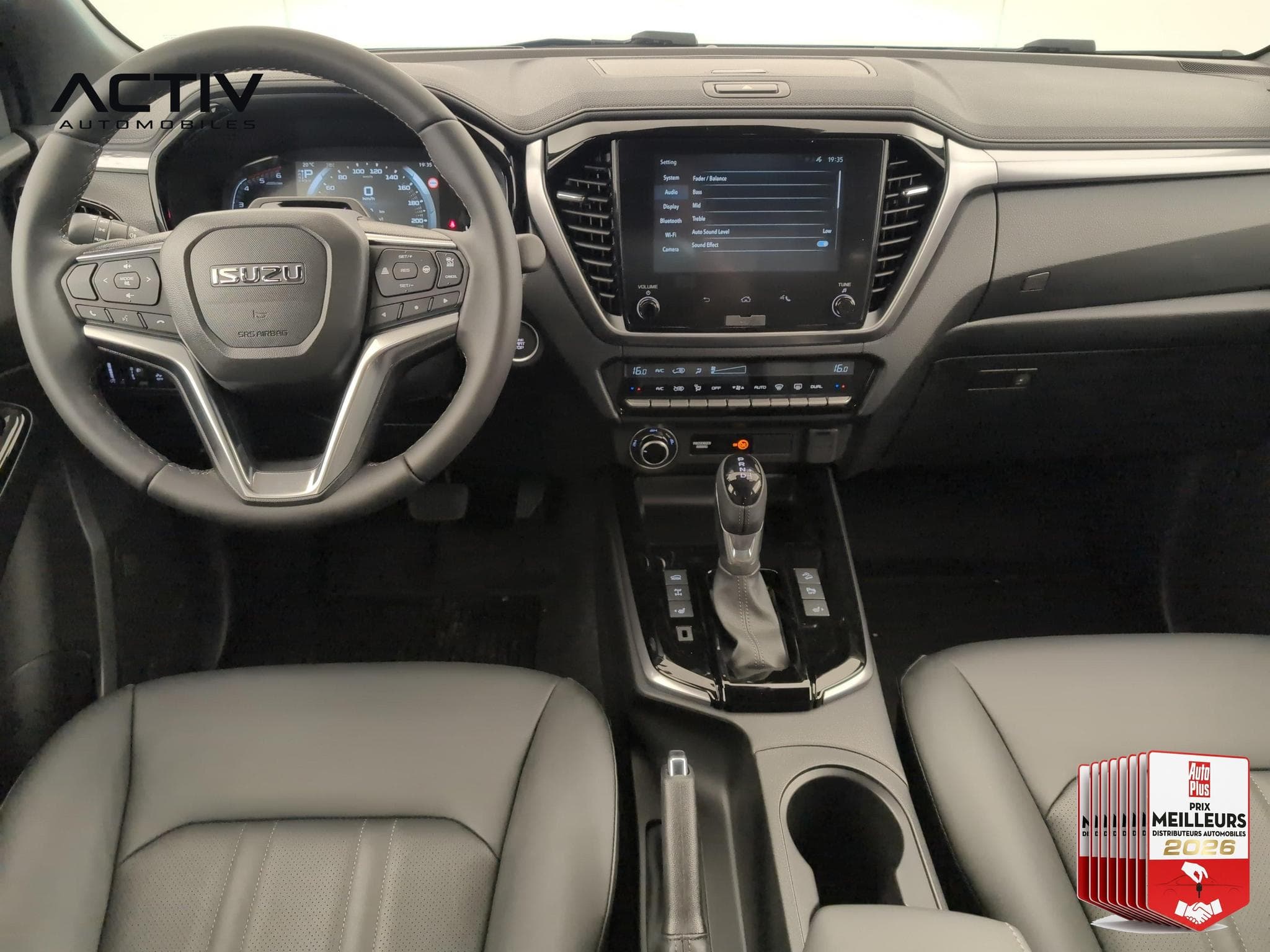Isuzu D-MAX CREW CABINE A/T PRESTIGE 4 places (2026) - Foto 12