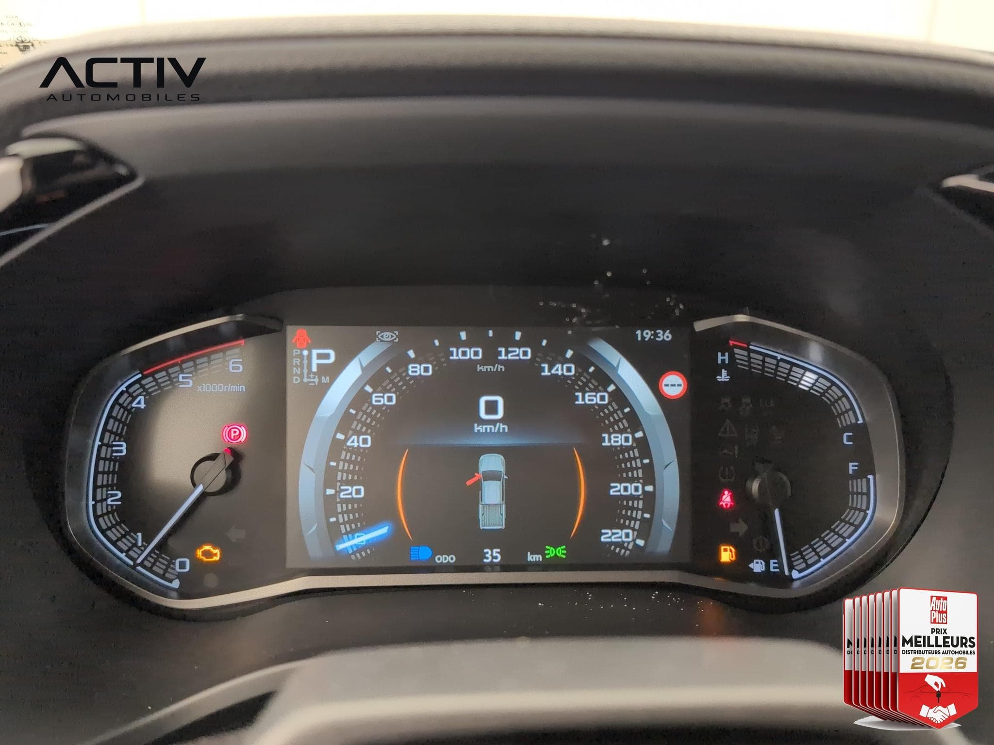 Isuzu D-MAX CREW CABINE A/T PRESTIGE 4 places (2026) - Foto 24