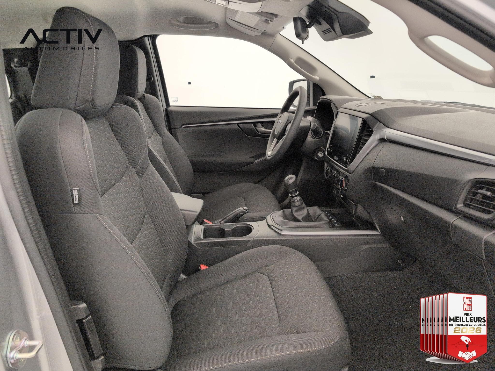 Isuzu D-MAX 2.2L SPACE CABINE M/T EVOLUTION TO WORK (2026) - Foto 9