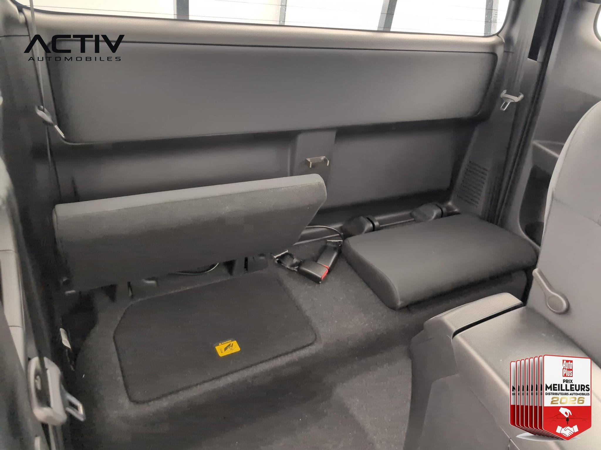 Isuzu D-MAX 2.2L SPACE CABINE M/T EVOLUTION TO WORK (2026) - Foto 10