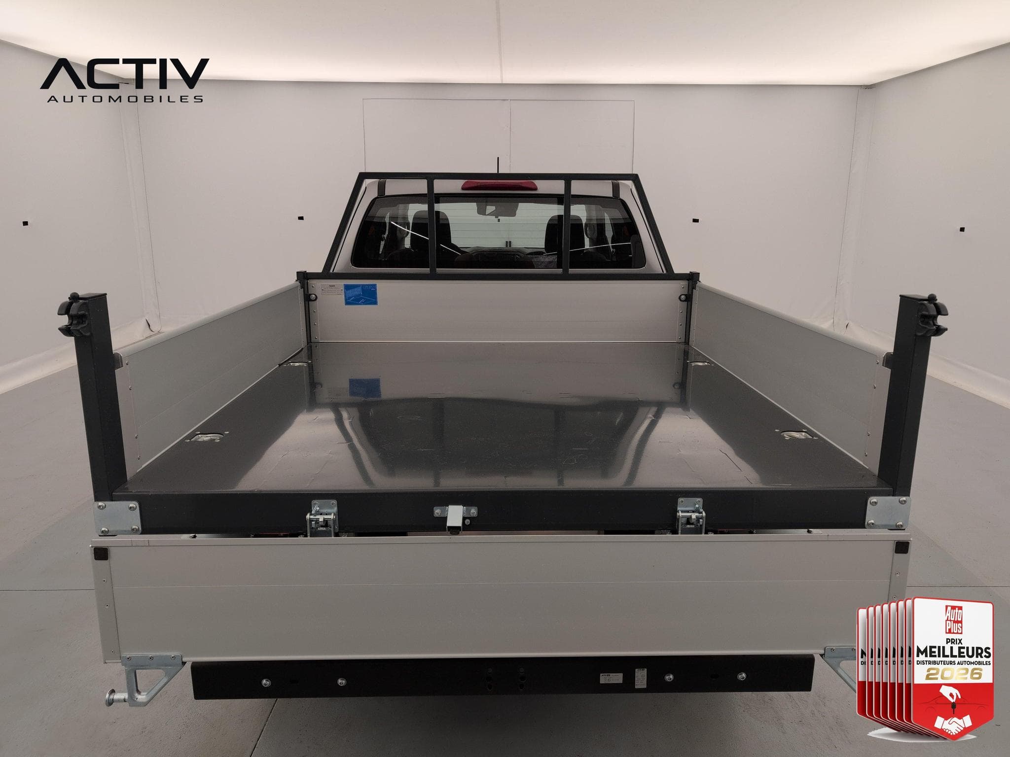 Isuzu D-MAX 2.2L SPACE CABINE M/T EVOLUTION TO WORK (2026) - Foto 11