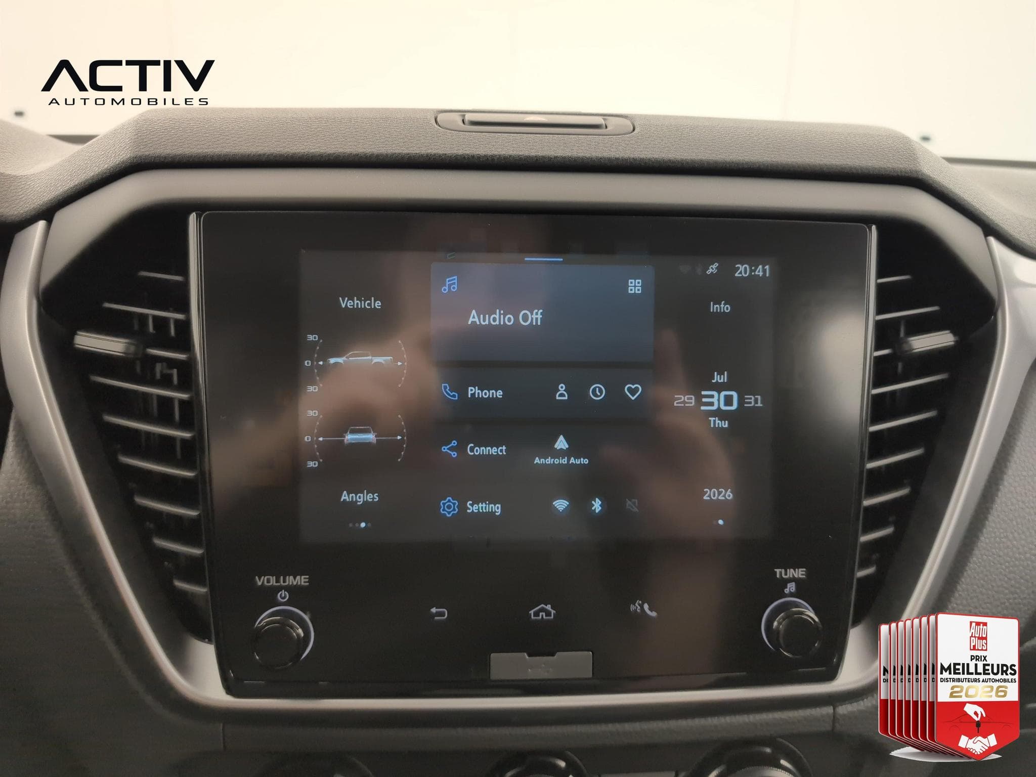 Isuzu D-MAX 2.2L SPACE CABINE M/T EVOLUTION TO WORK (2026) - Foto 18