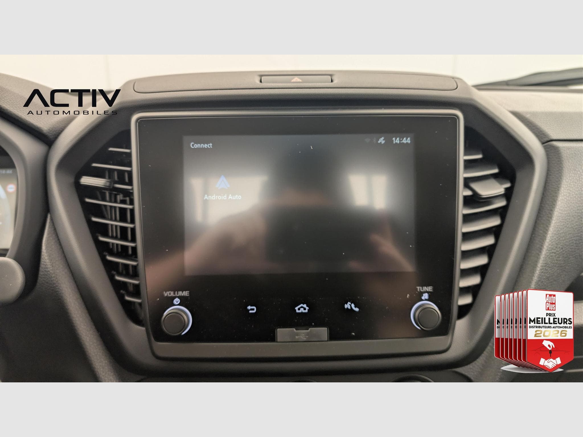 Isuzu D-MAX 2.2L SINGLE CABINE A/T B-STRONG (2026) - Foto 14