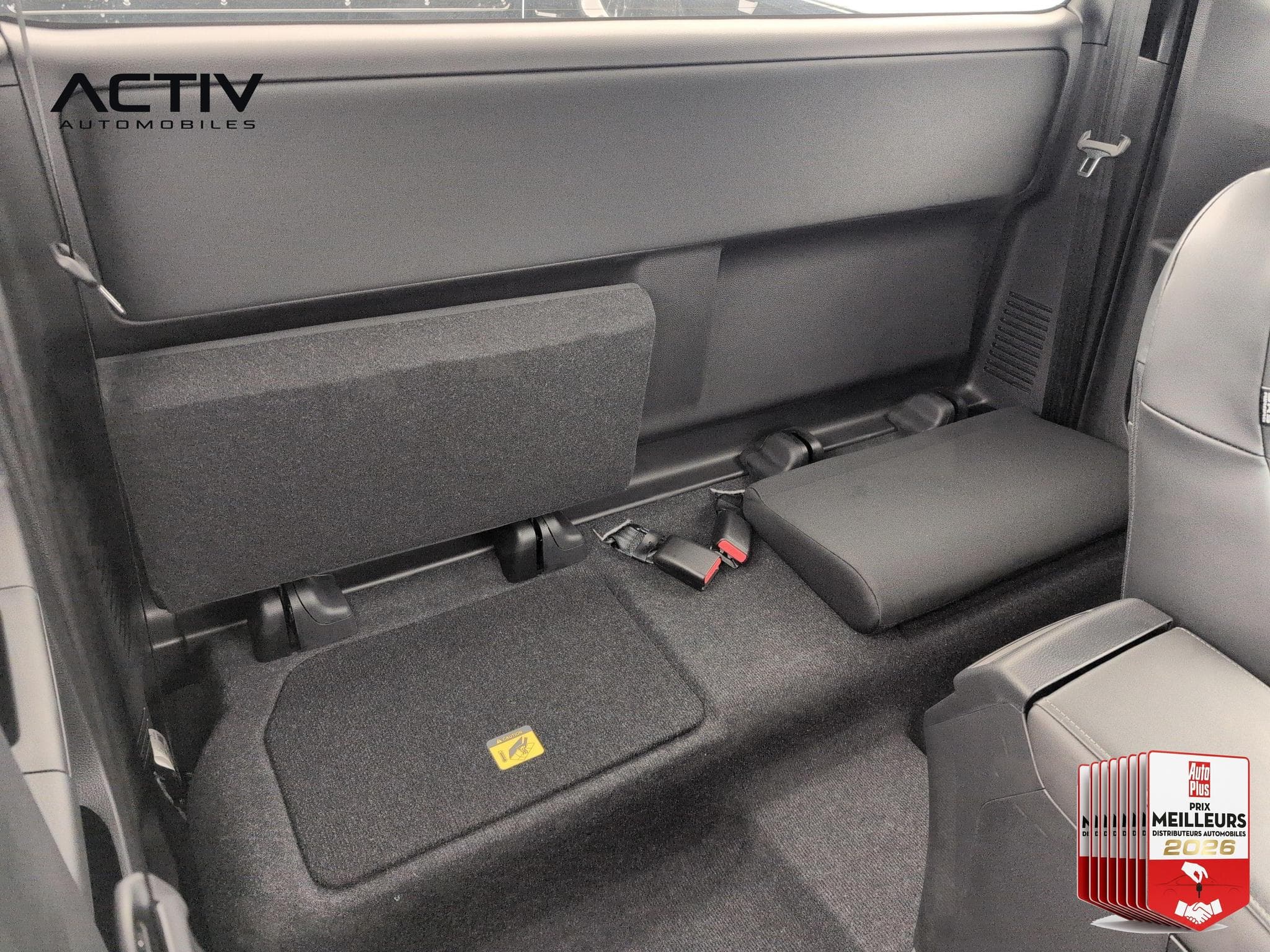 Isuzu D-MAX 2.2L SPACE CABINE A/T NITRO SPORT (2026) - Foto 10
