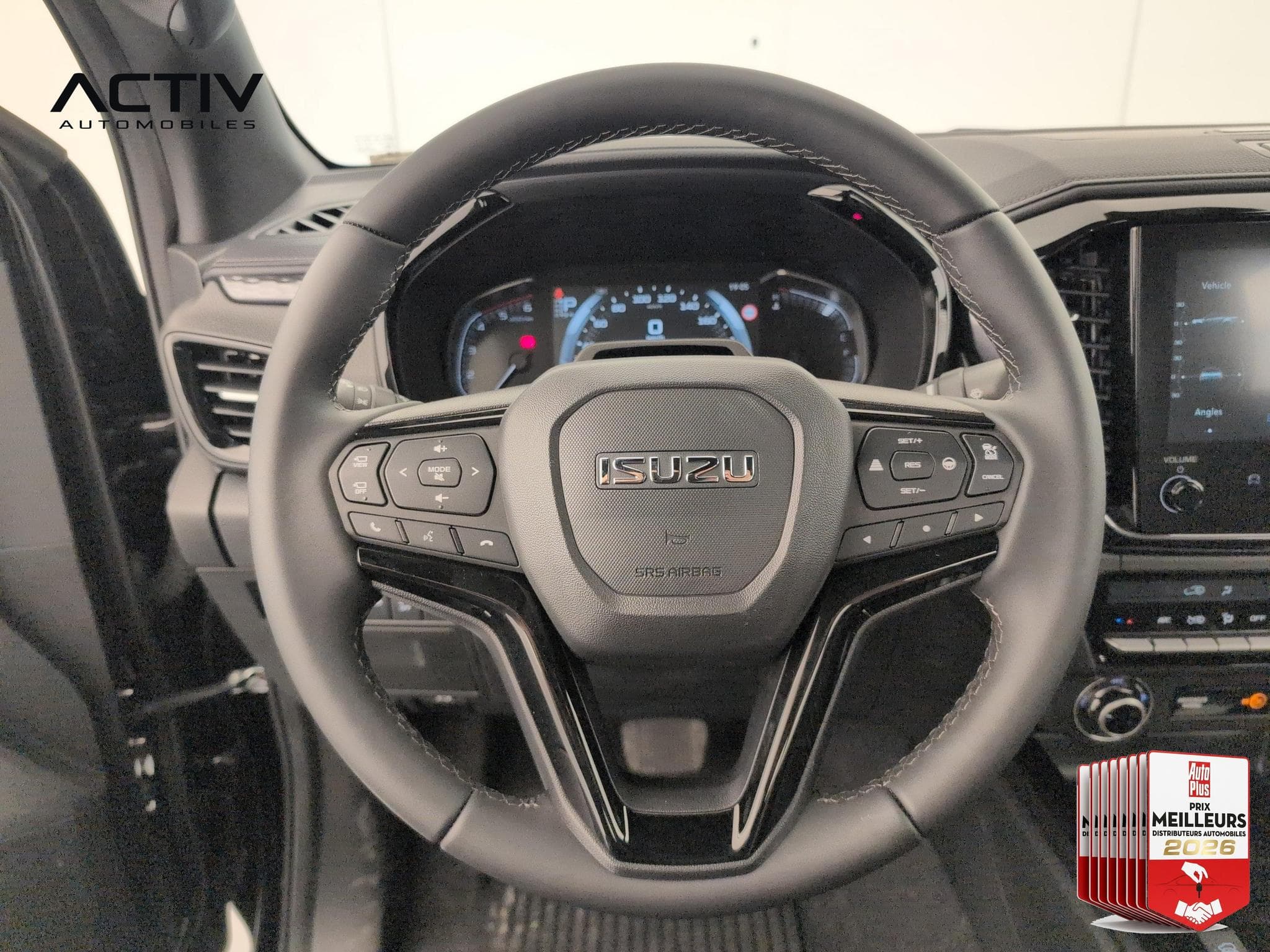 Isuzu D-MAX 2.2L SPACE CABINE A/T NITRO SPORT (2026) - Foto 13