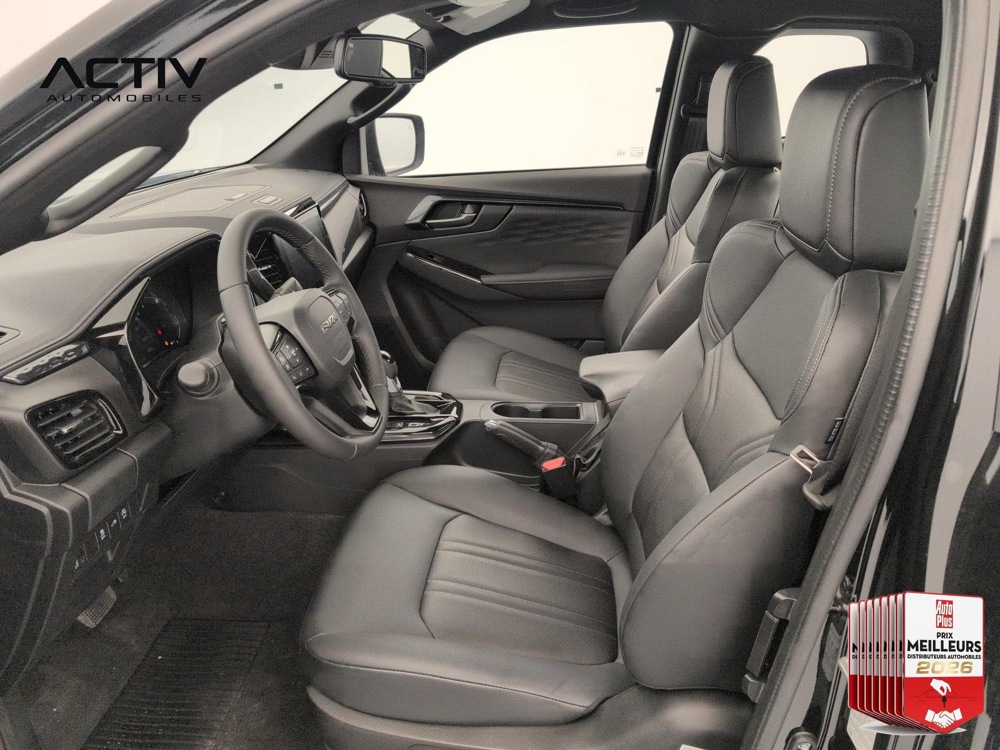 Isuzu D-MAX 2.2L SPACE CABINE A/T NITRO SPORT (2026) - Foto 15