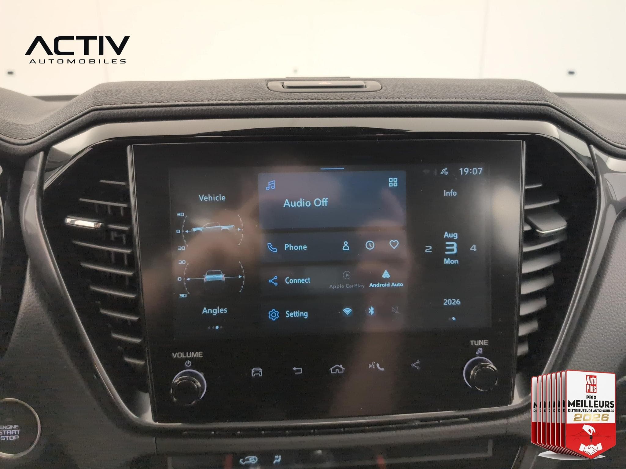 Isuzu D-MAX 2.2L SPACE CABINE A/T NITRO SPORT (2026) - Foto 17