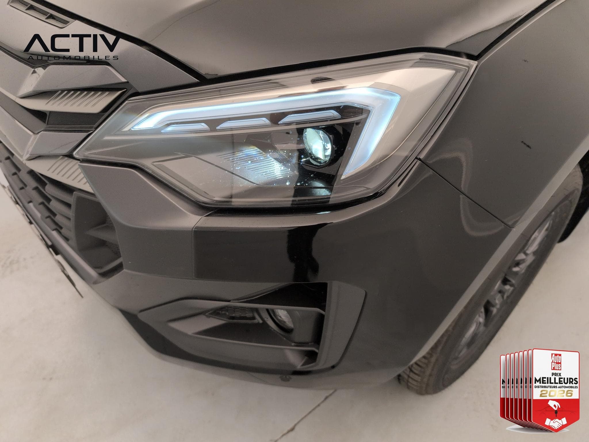 Isuzu D-MAX 2.2L SPACE CABINE A/T NITRO SPORT (2026) - Foto 19