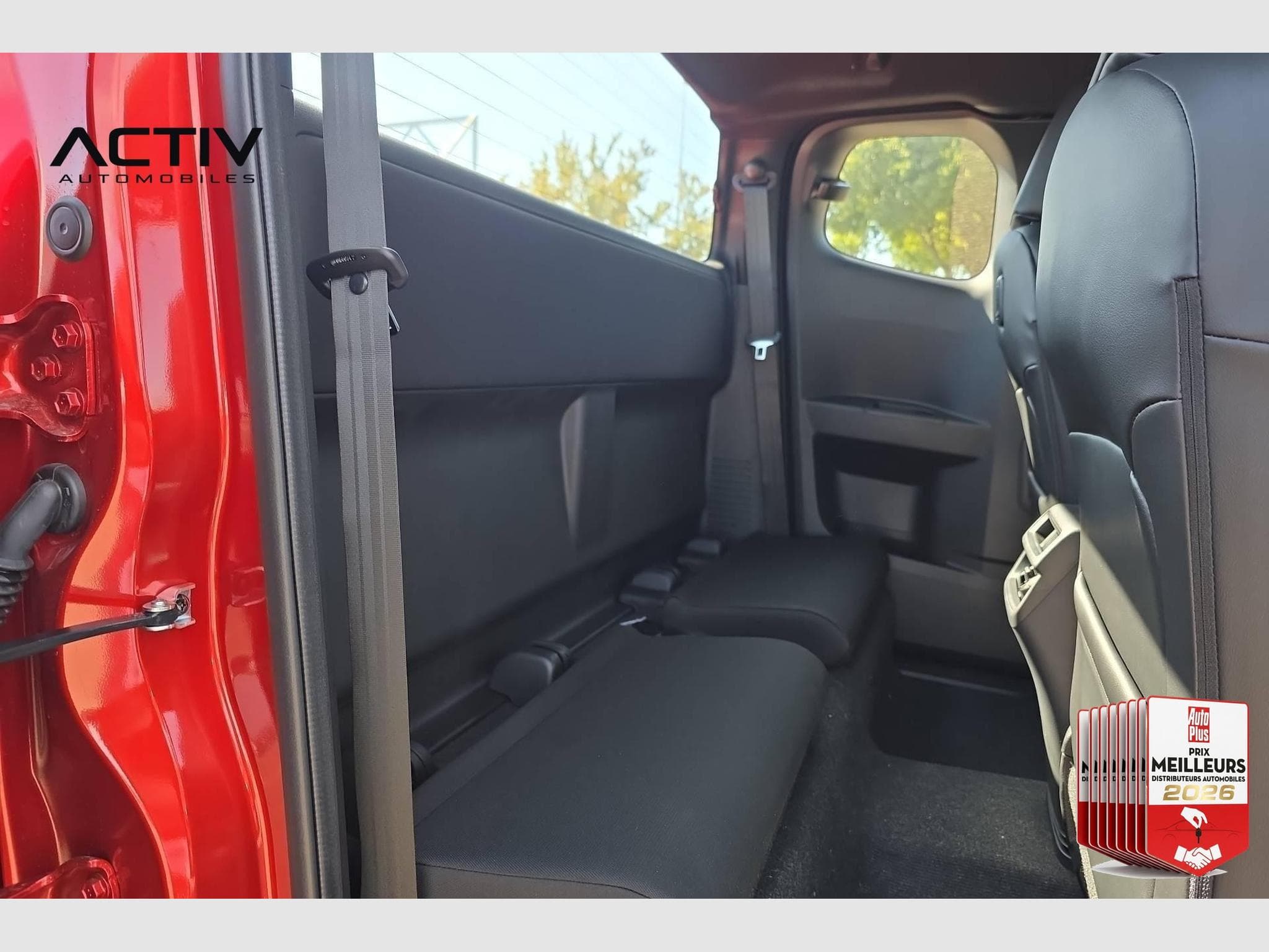 Isuzu D-MAX 2.2L SPACE CABINE A/T NITRO SPORT (2026) - Foto 10