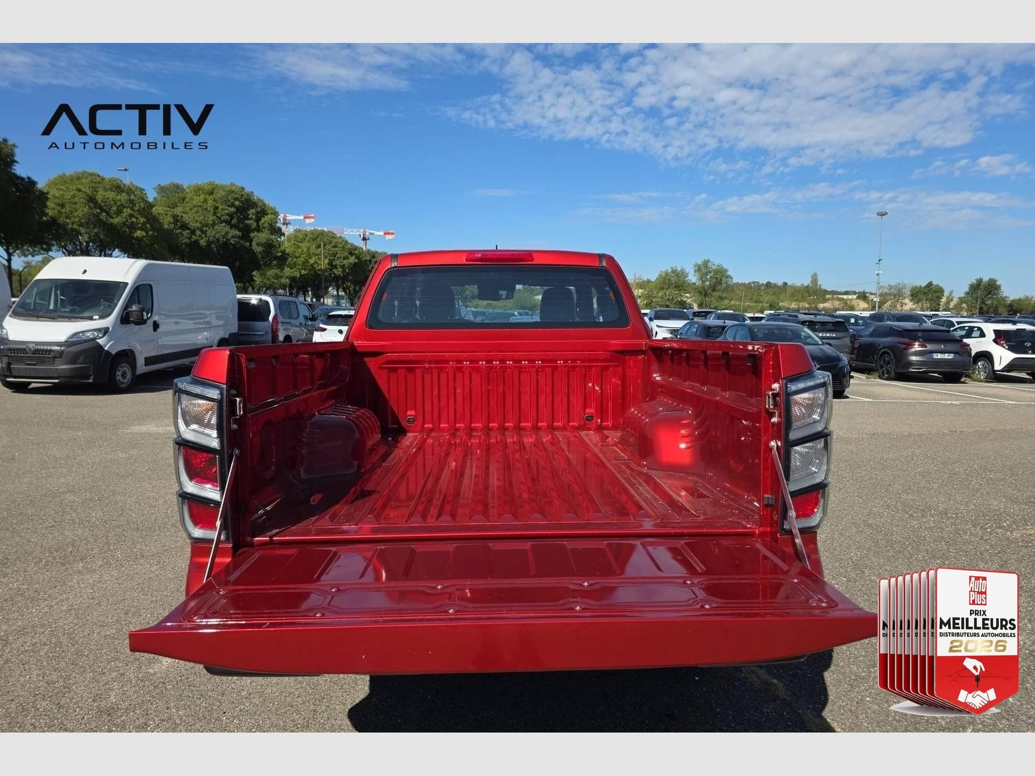 Isuzu D-MAX 2.2L SPACE CABINE A/T NITRO SPORT (2026) - Foto 11