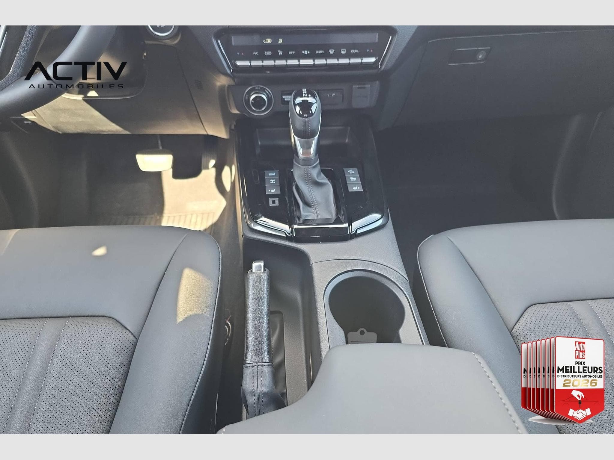Isuzu D-MAX 2.2L SPACE CABINE A/T NITRO SPORT (2026) - Foto 17