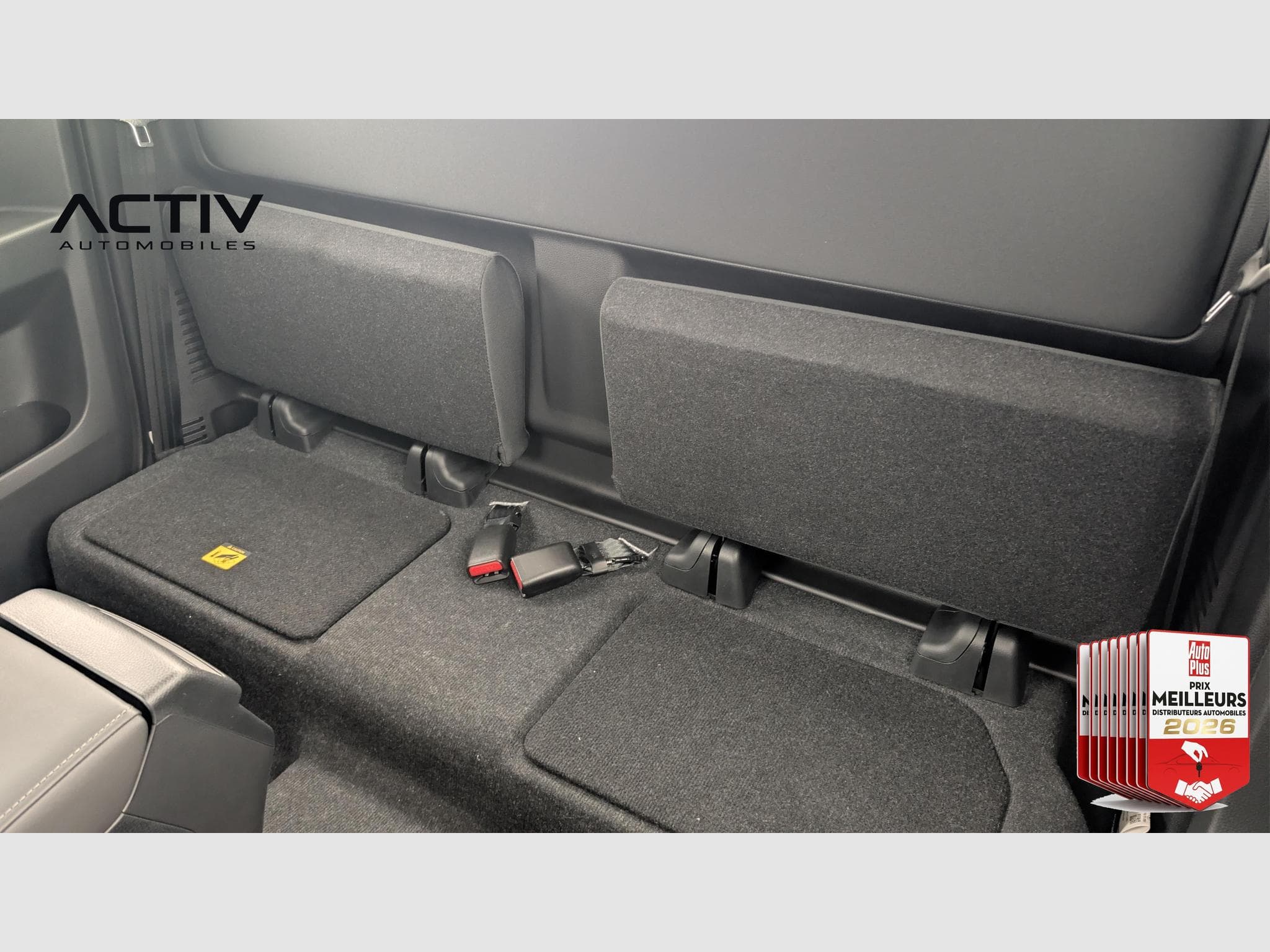 Isuzu D-MAX 2.2L SPACE CABINE A/T NITRO SPORT (2026) - Foto 9